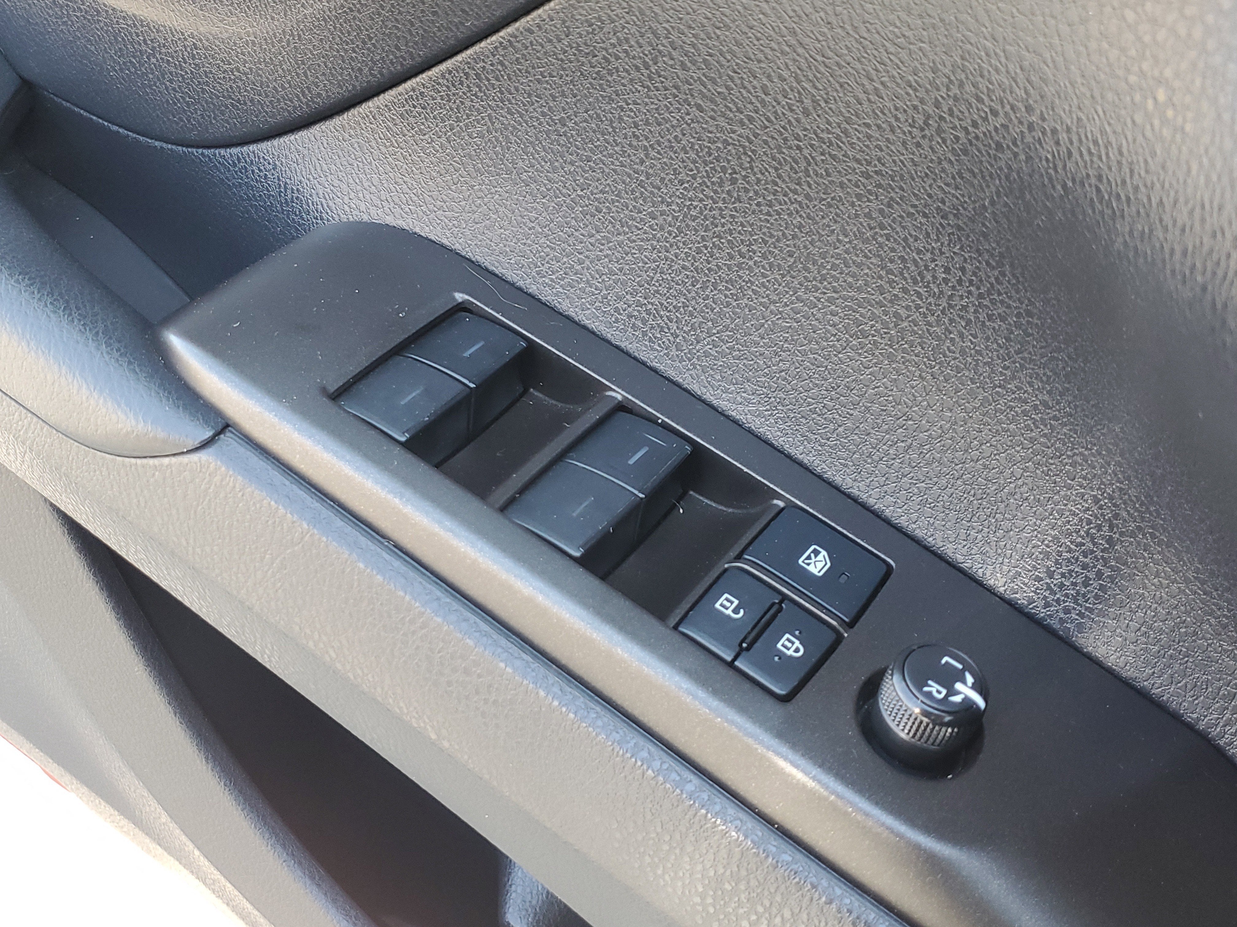 2022 Toyota Camry Hybrid SE