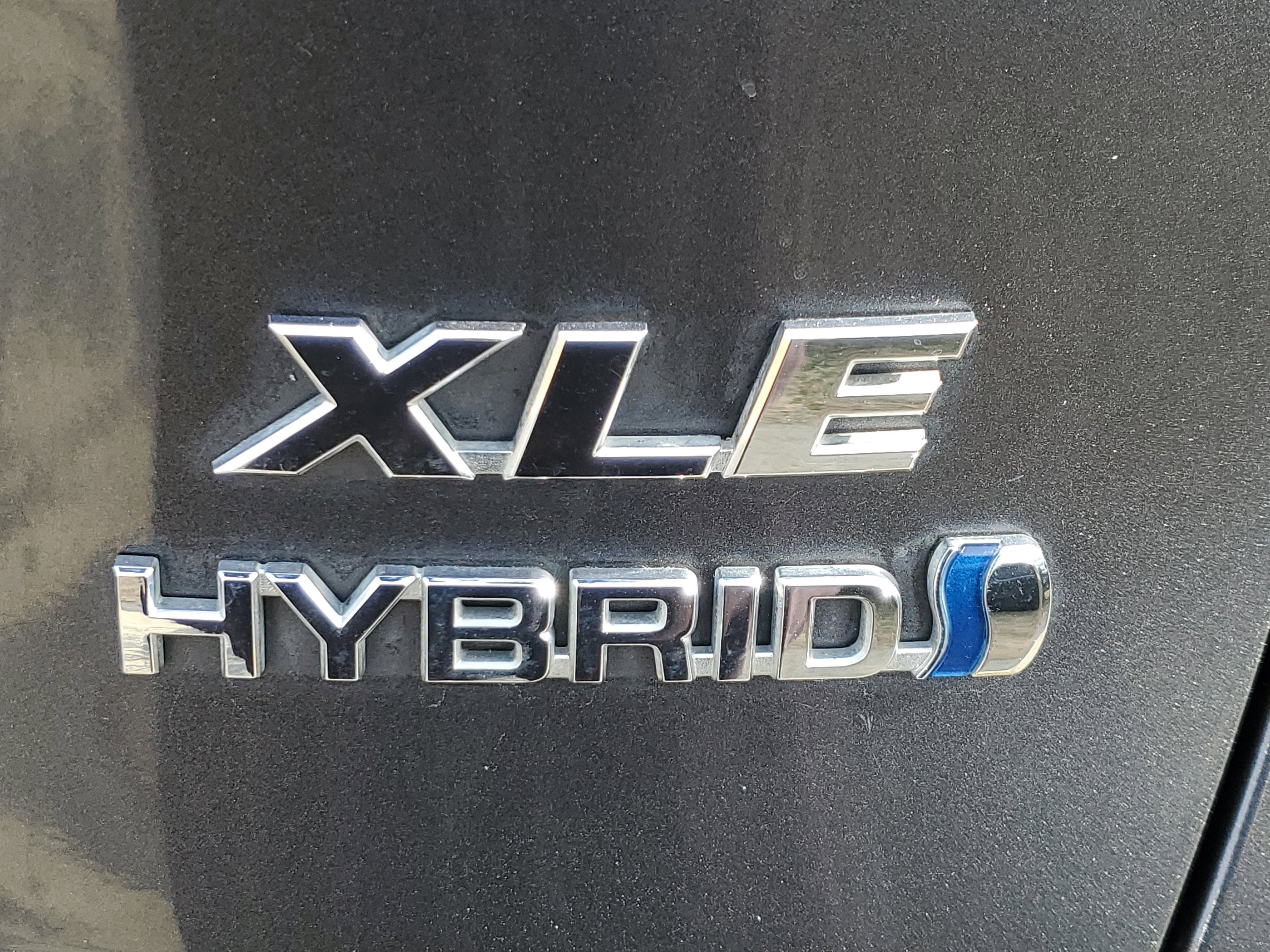 2022 Toyota RAV4 Hybrid XLE