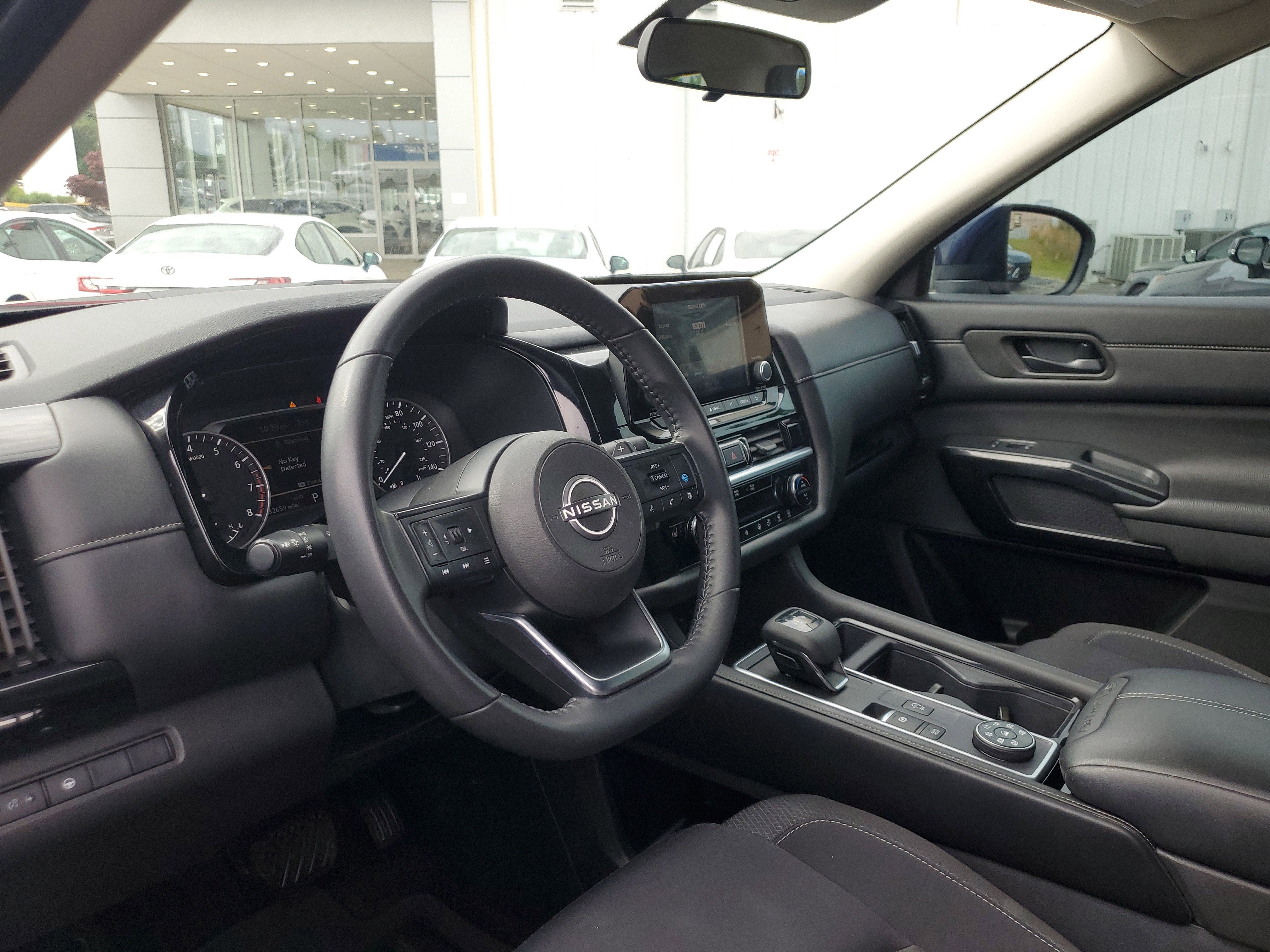 2024 Nissan Pathfinder SV