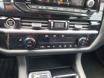 2024 Nissan Pathfinder SV