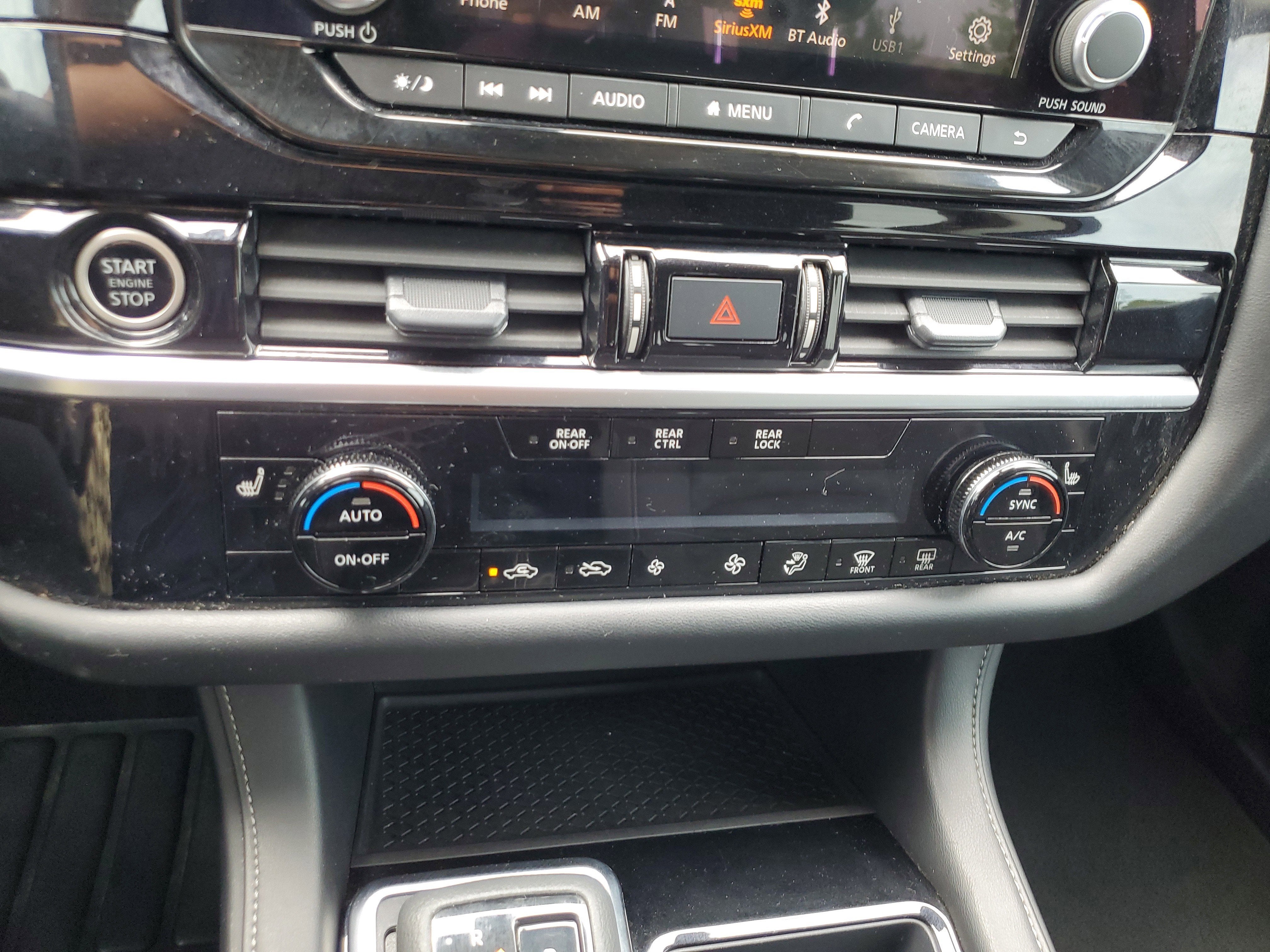 2024 Nissan Pathfinder SV