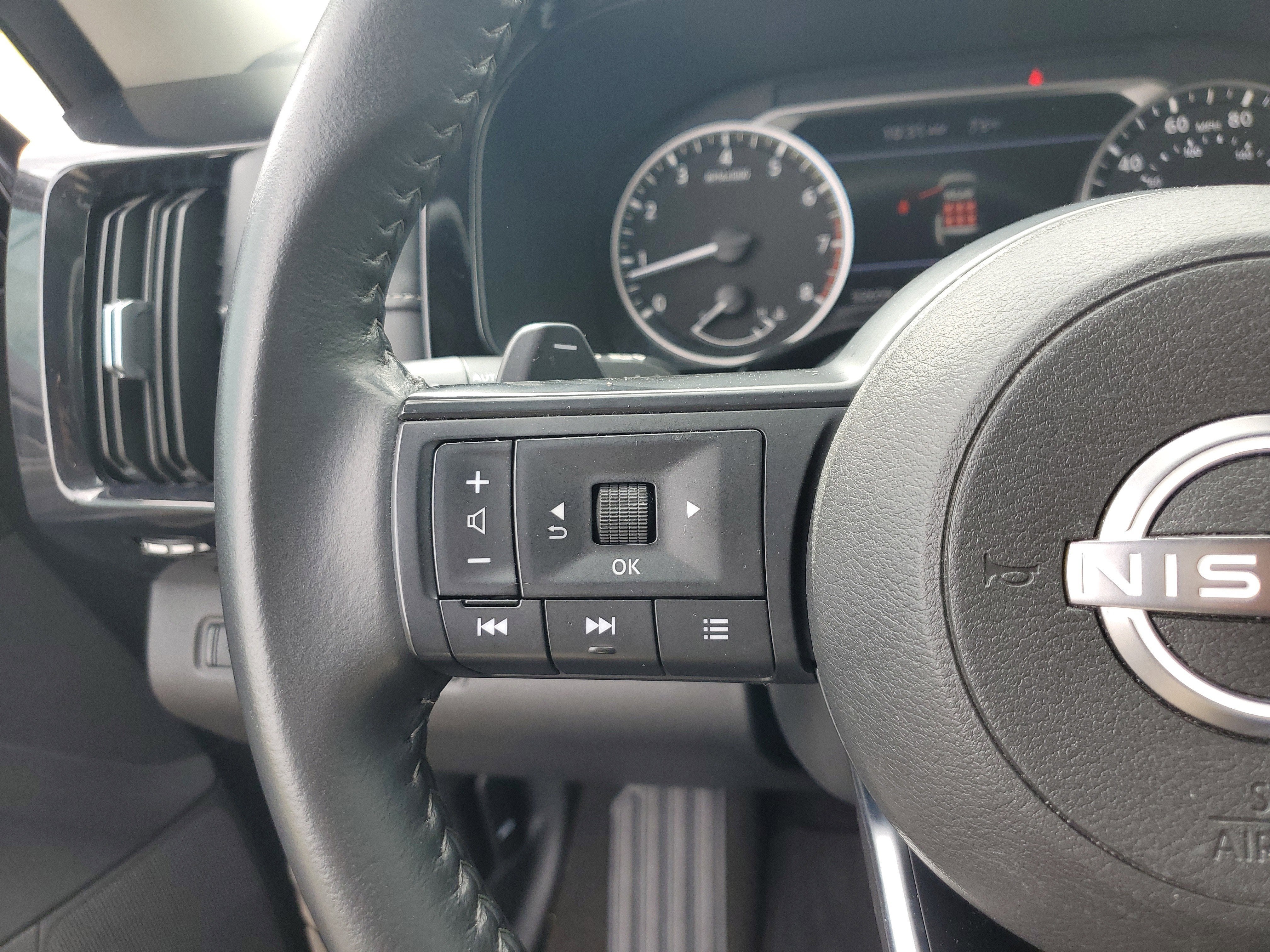 2024 Nissan Pathfinder SV