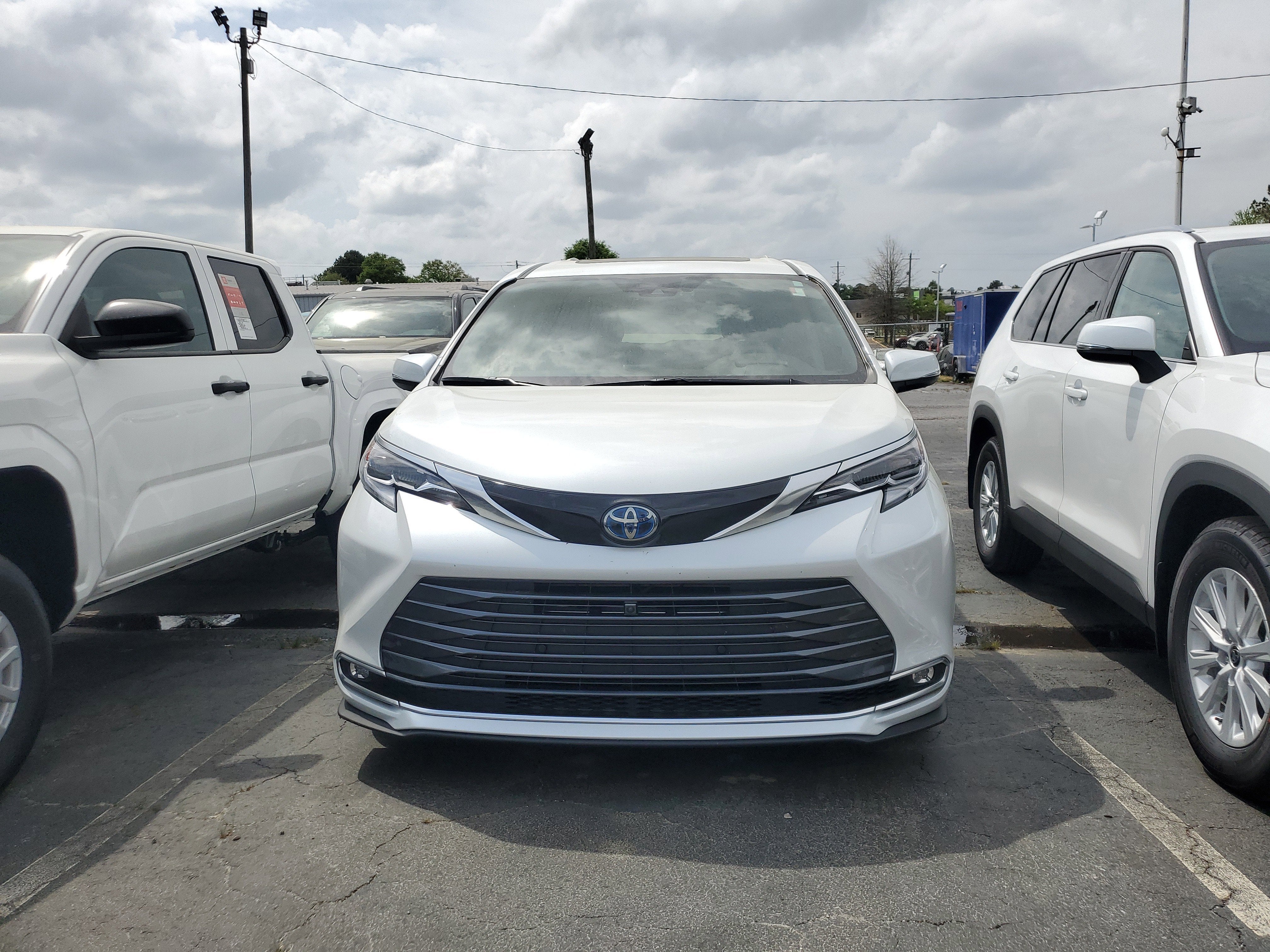 2023 Toyota Sienna Platinum