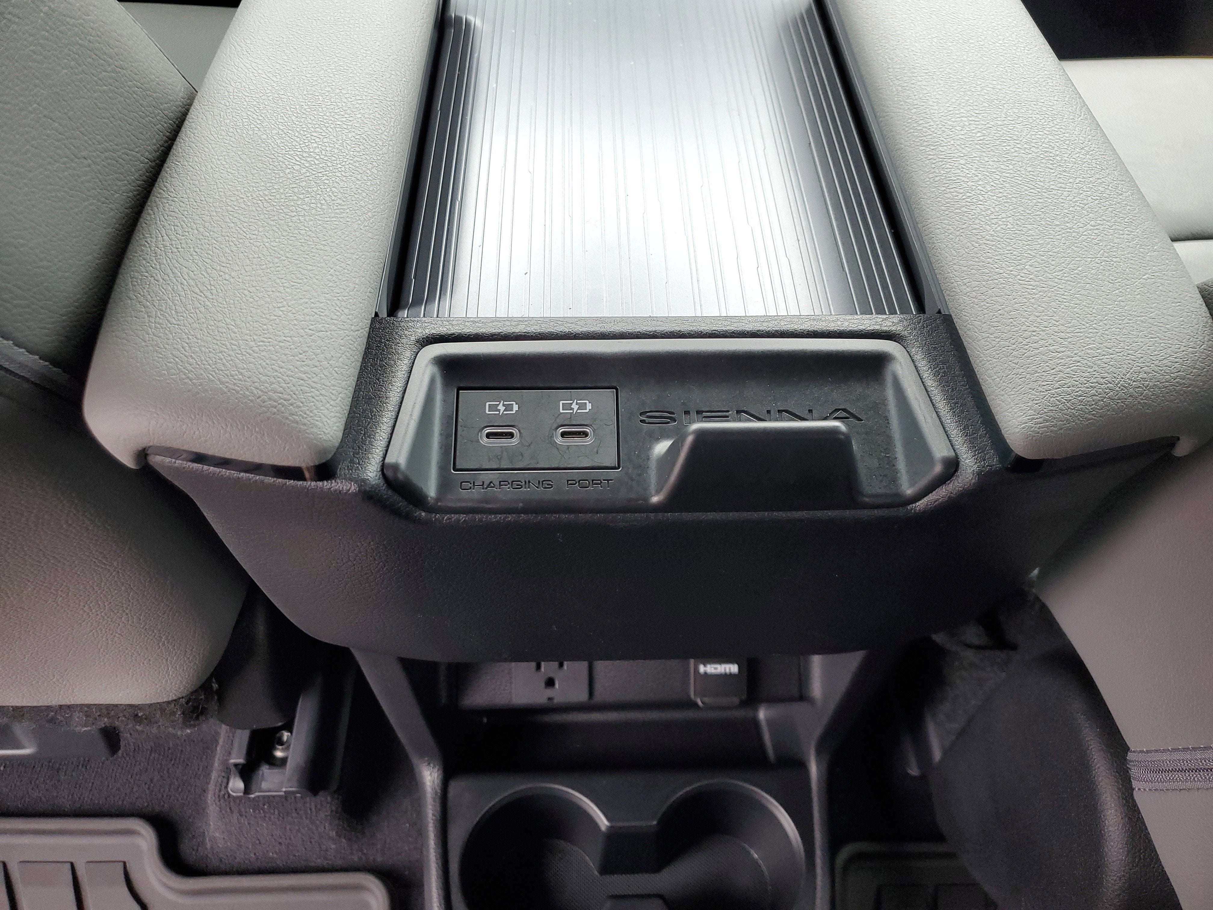 2025 Toyota Sienna XLE