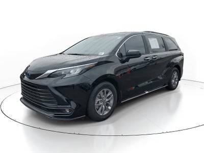 2025 Toyota Sienna XLE