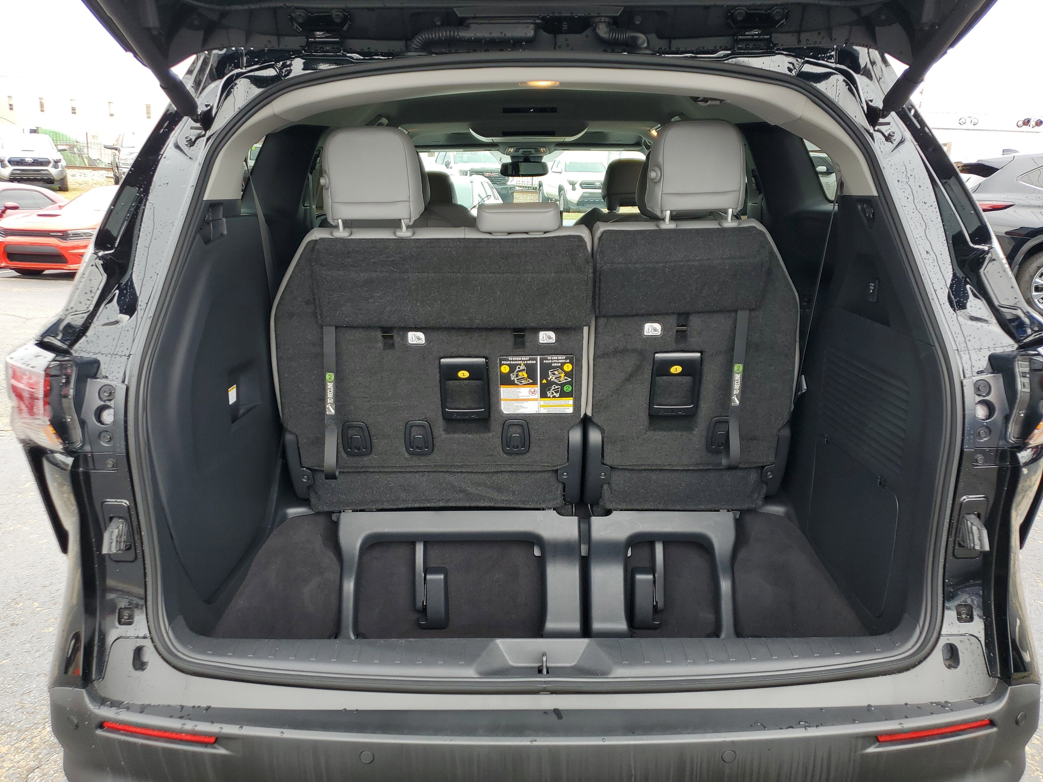 2025 Toyota Sienna XLE