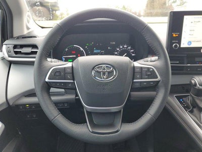2025 Toyota Sienna XLE
