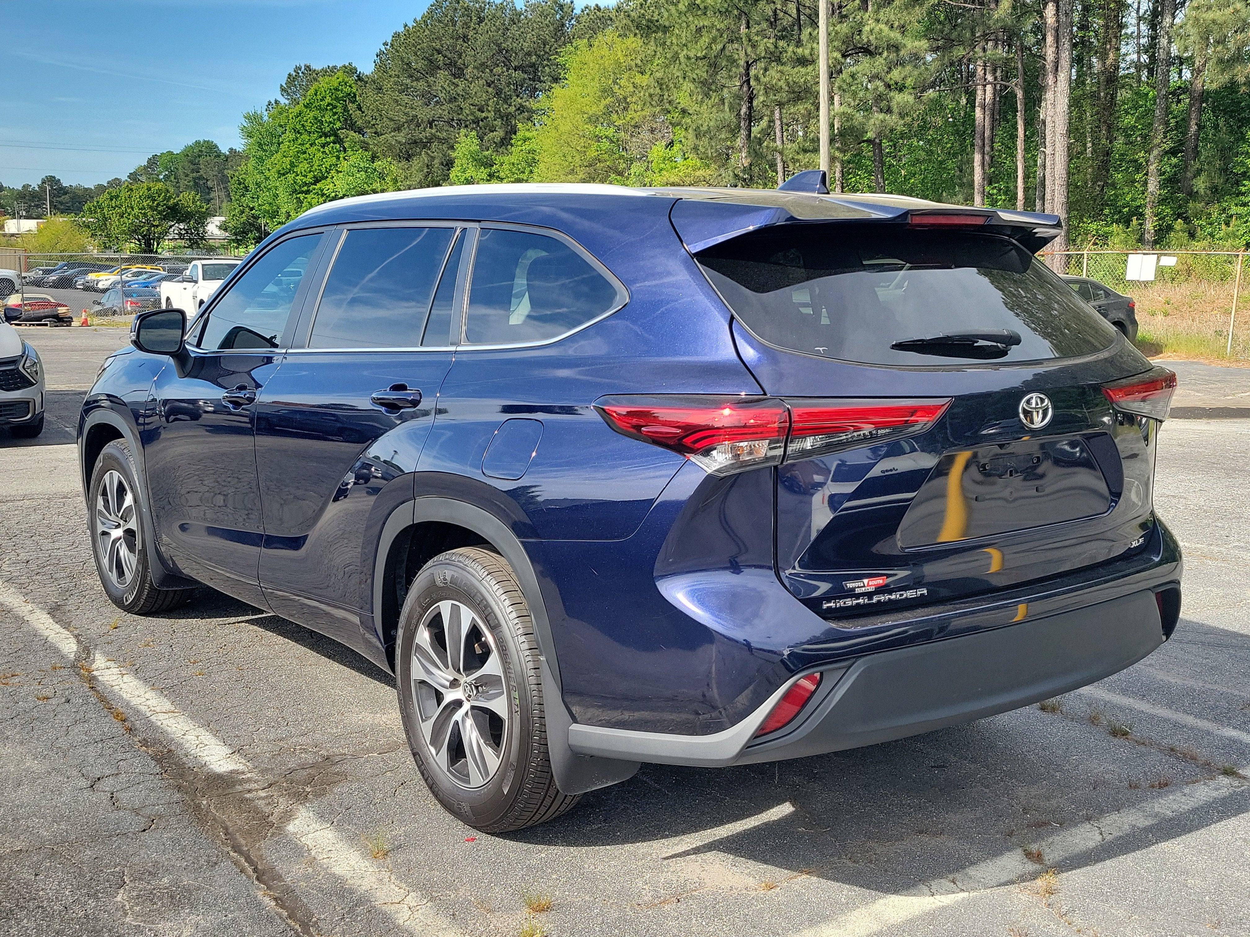 2023 Toyota Highlander Base