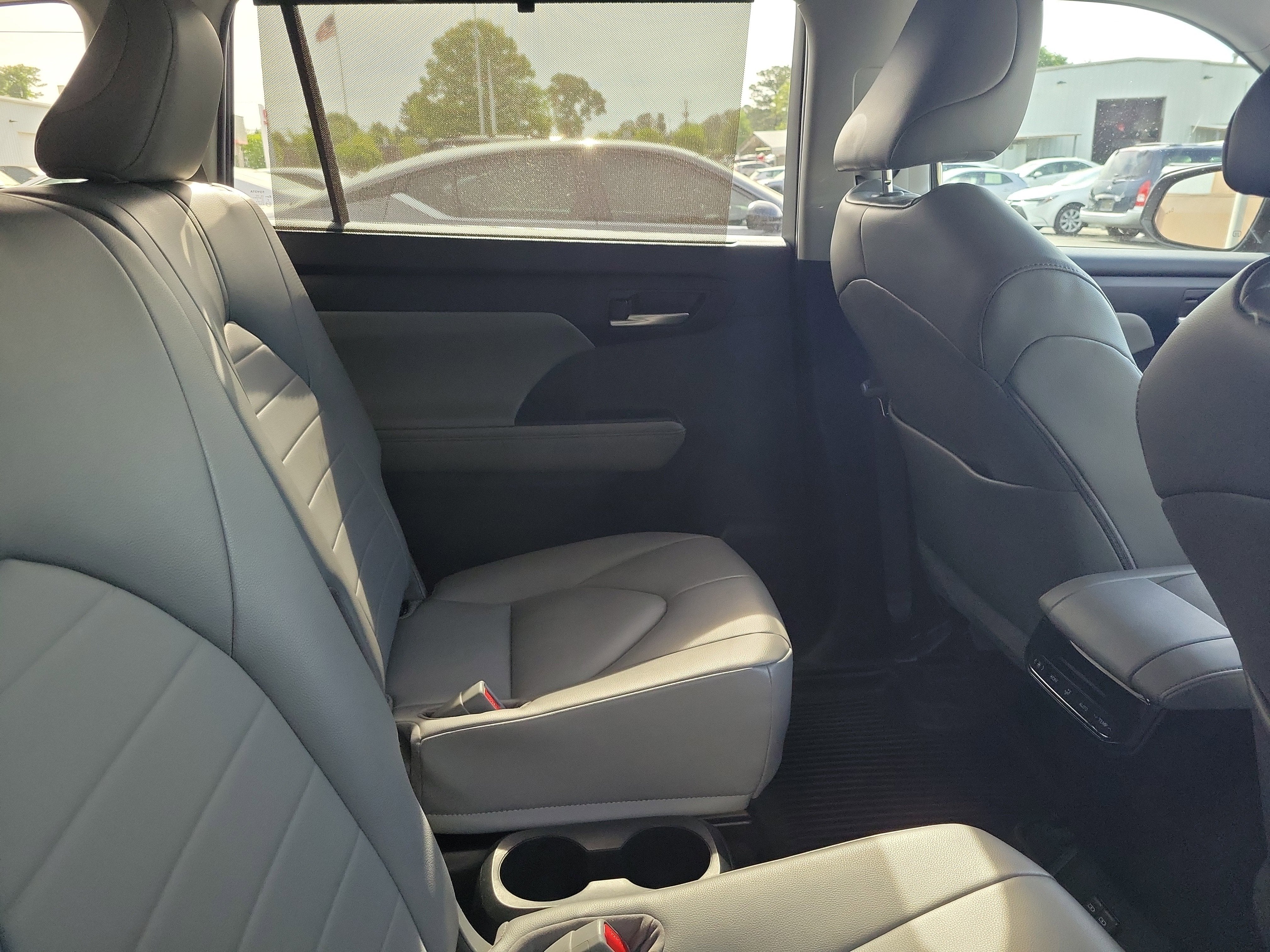 2023 Toyota Highlander Base