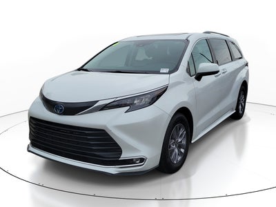 2024 Toyota Sienna XLE