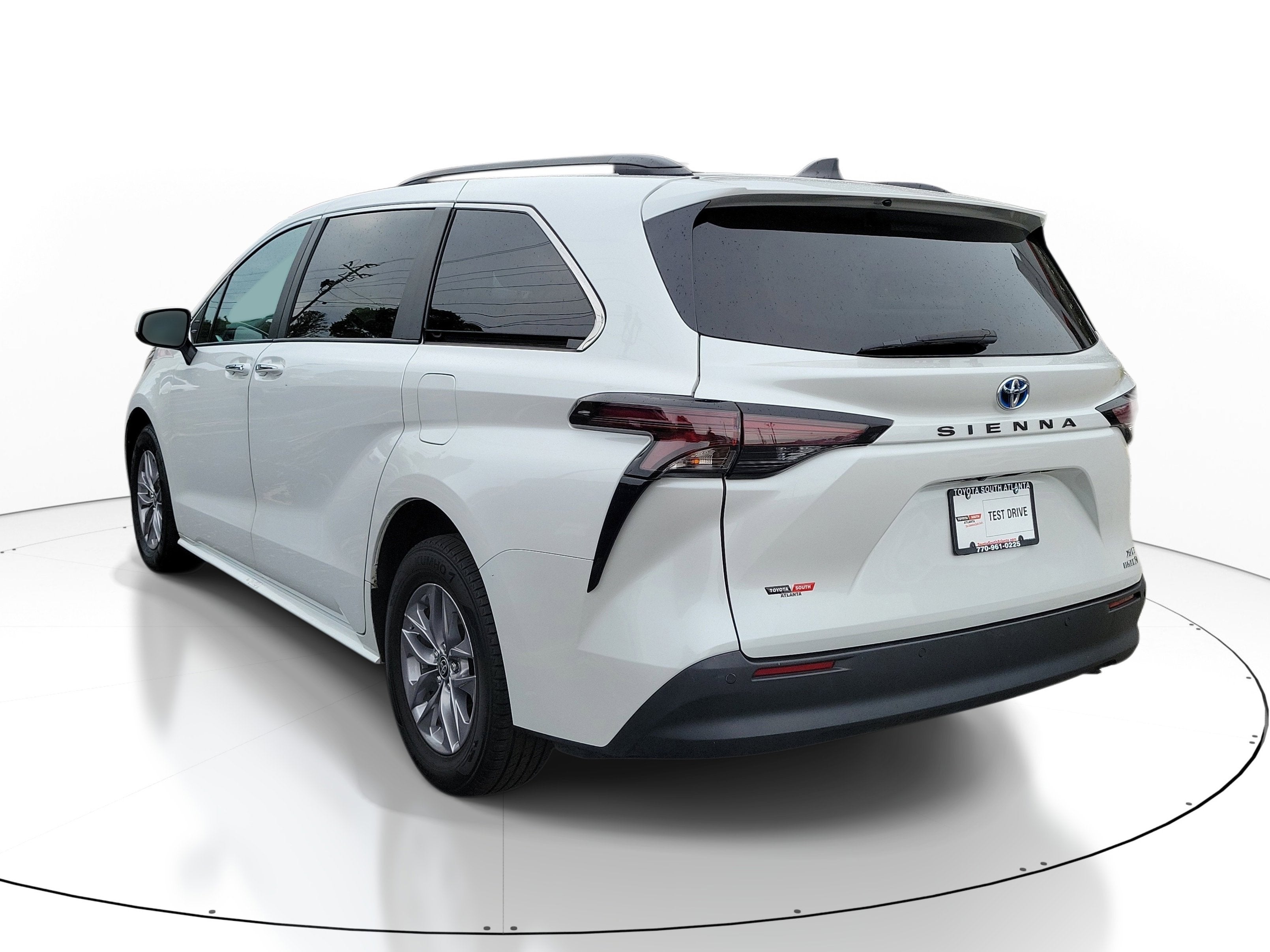 2024 Toyota Sienna XLE