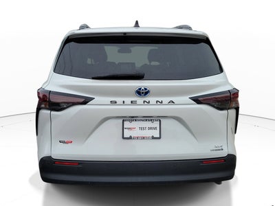 2024 Toyota Sienna XLE