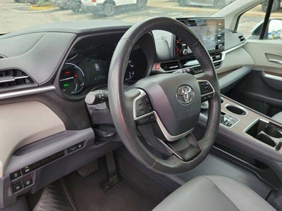 2024 Toyota Sienna XLE