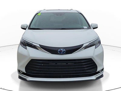 2024 Toyota Sienna XLE