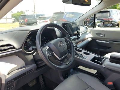 2024 Toyota Sienna XLE