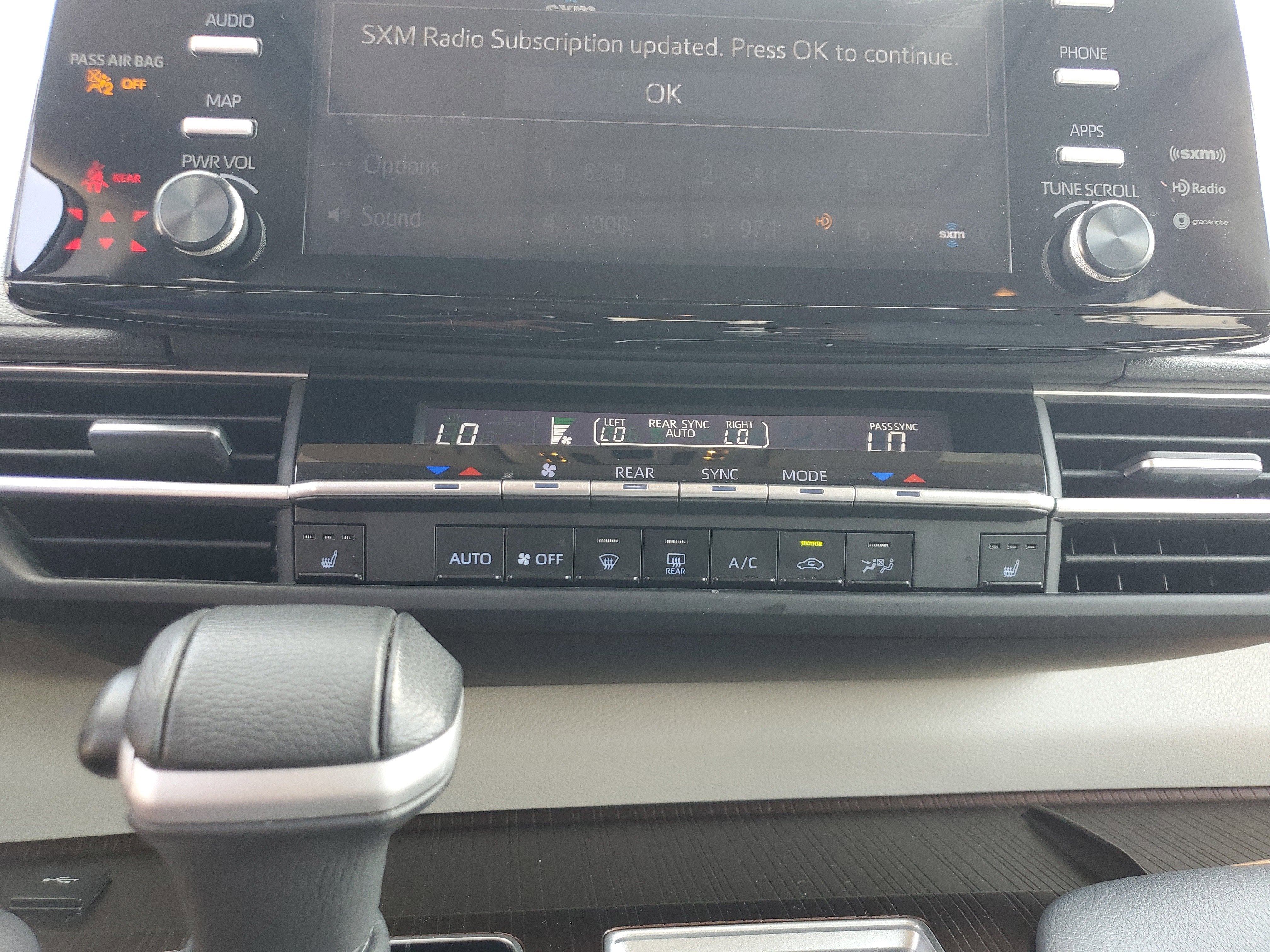 2024 Toyota Sienna XLE