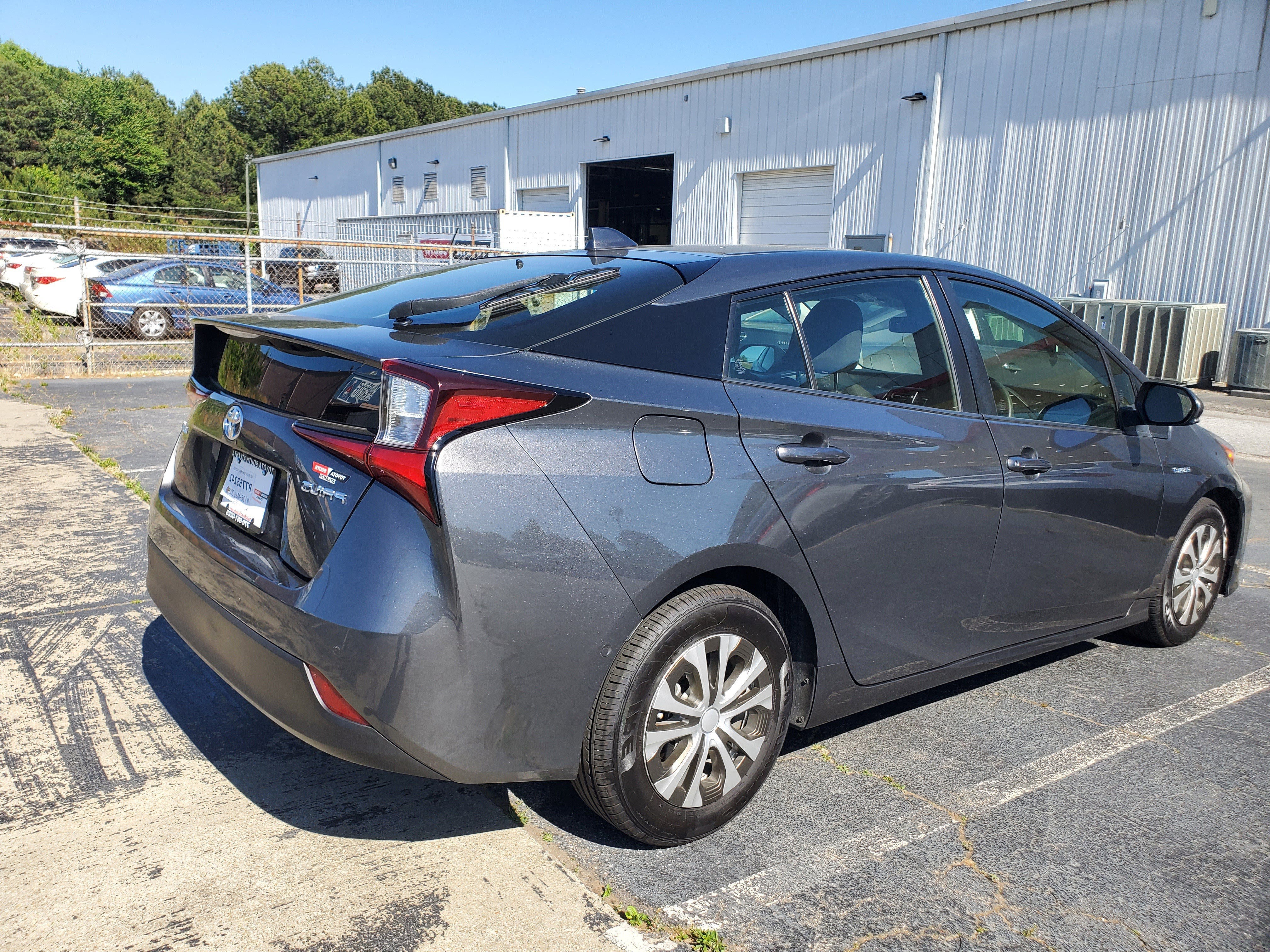 2022 Toyota Prius L Eco