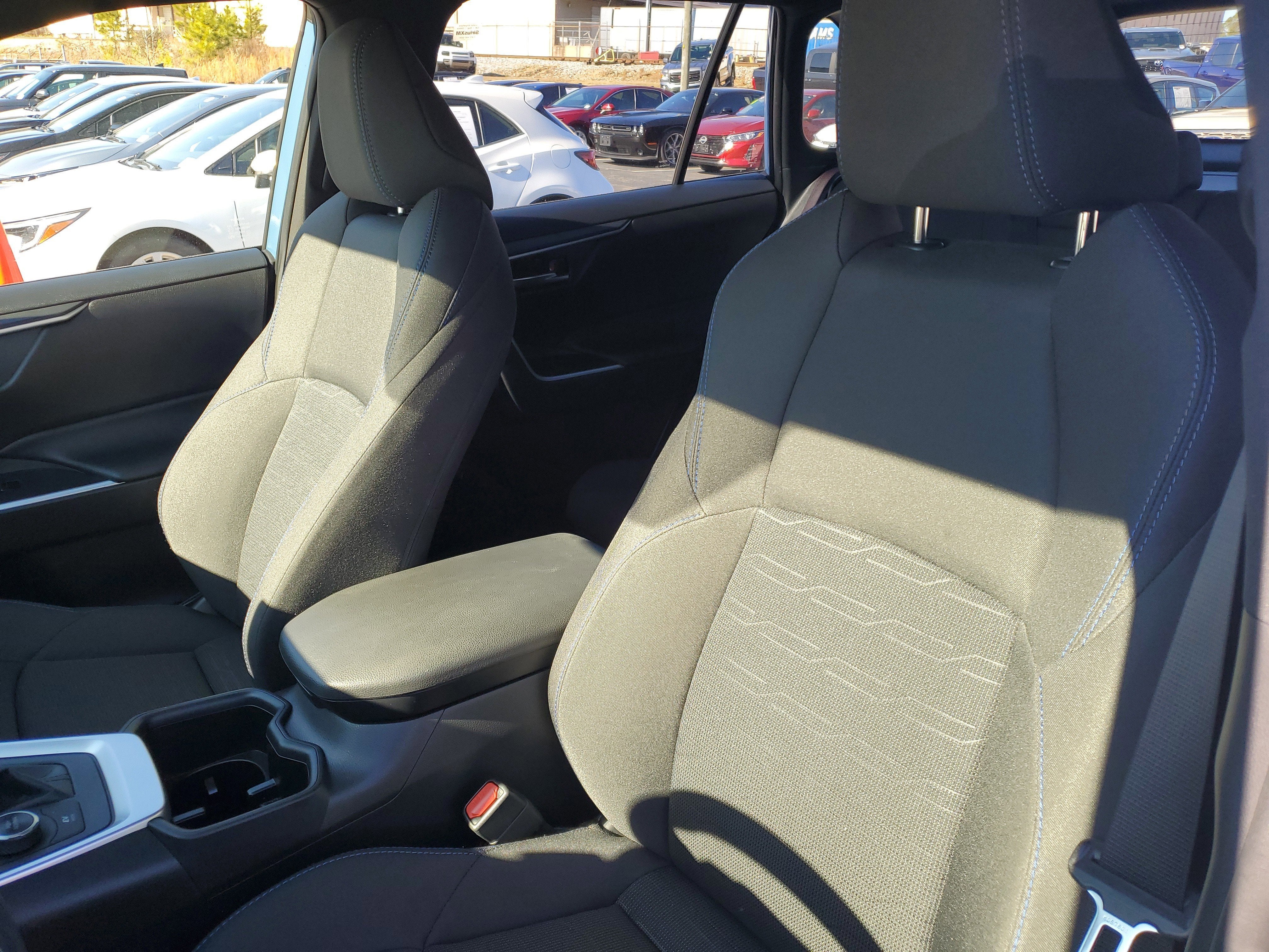 2025 Toyota RAV4 Hybrid SE