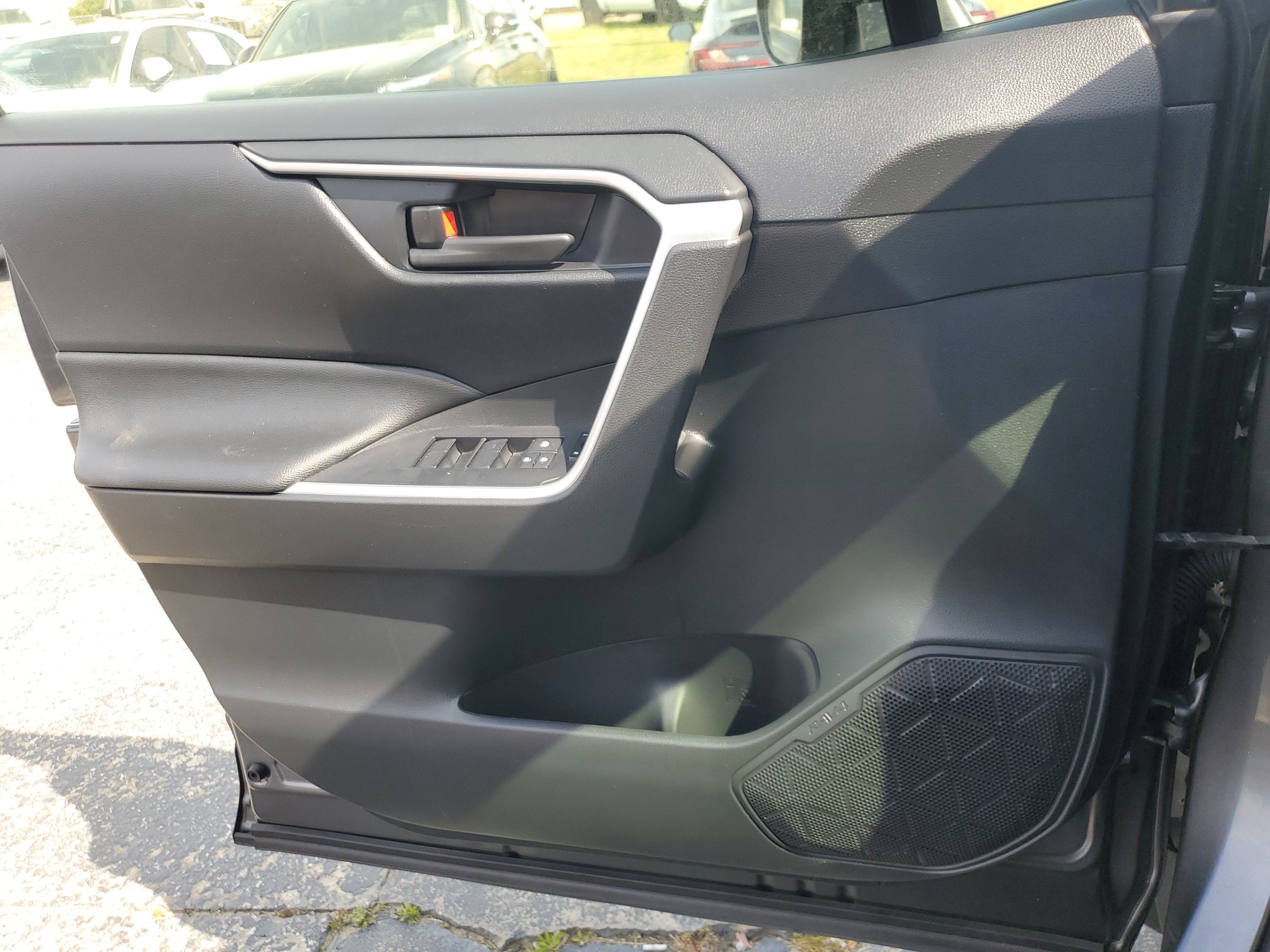 2022 Toyota RAV4 Hybrid LE