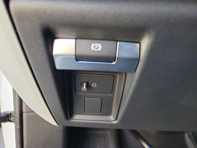 2024 Land Rover Defender X-Dynamic SE