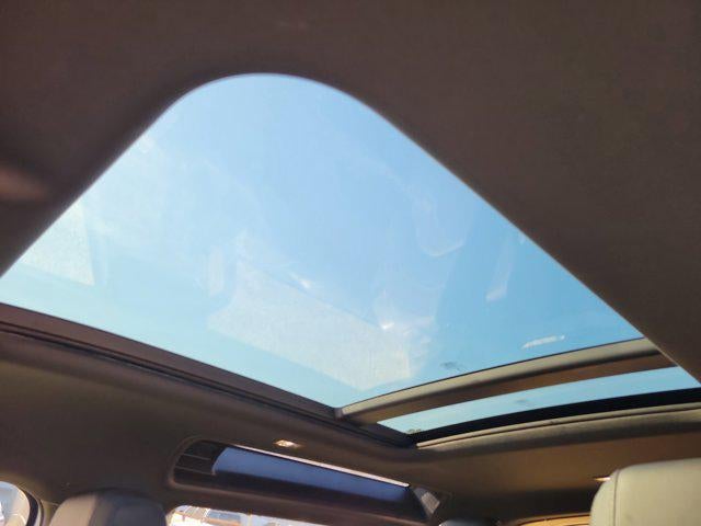 2024 Land Rover Defender X-Dynamic SE