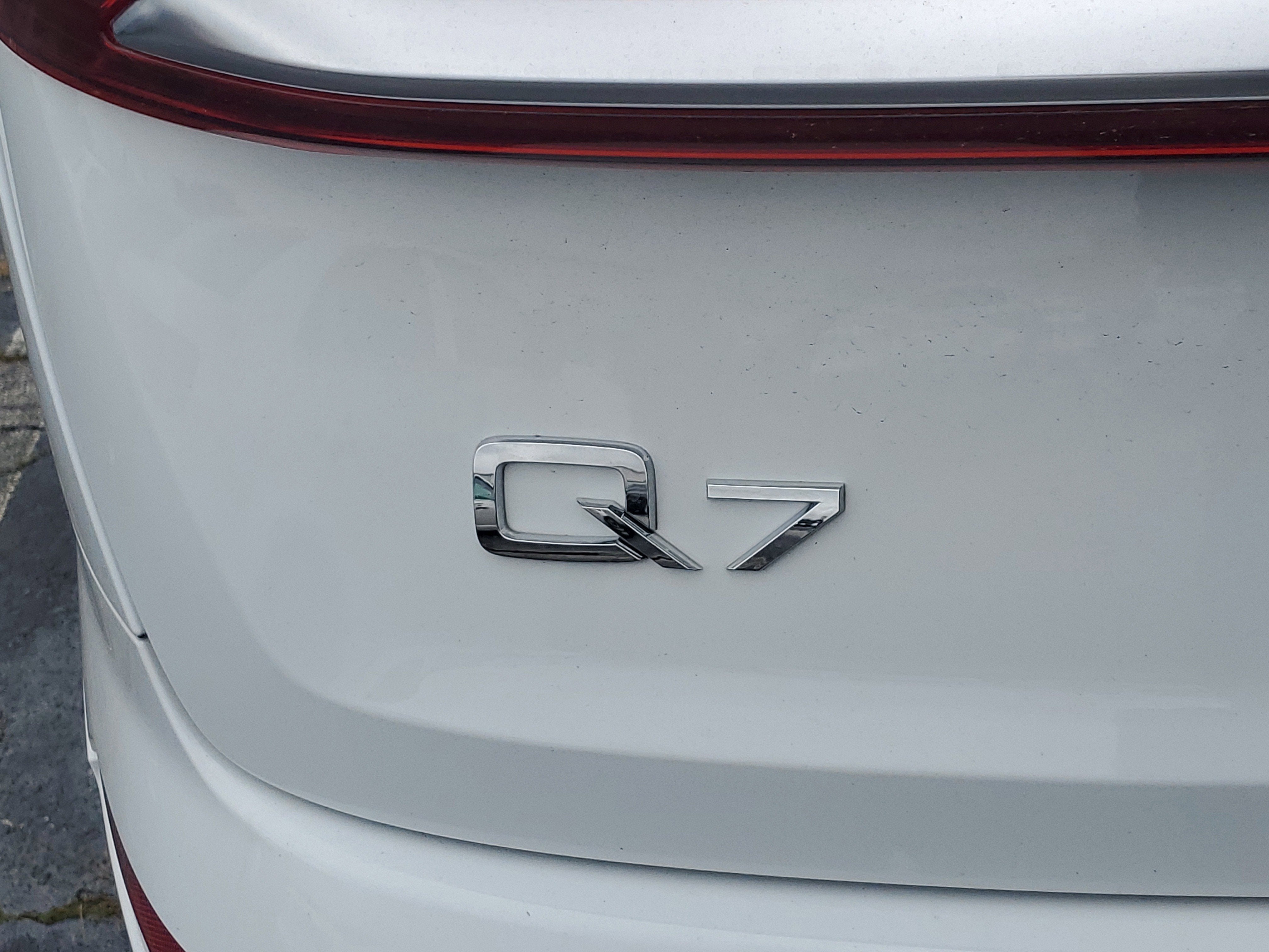 2021 Audi Q7 Premium Plus