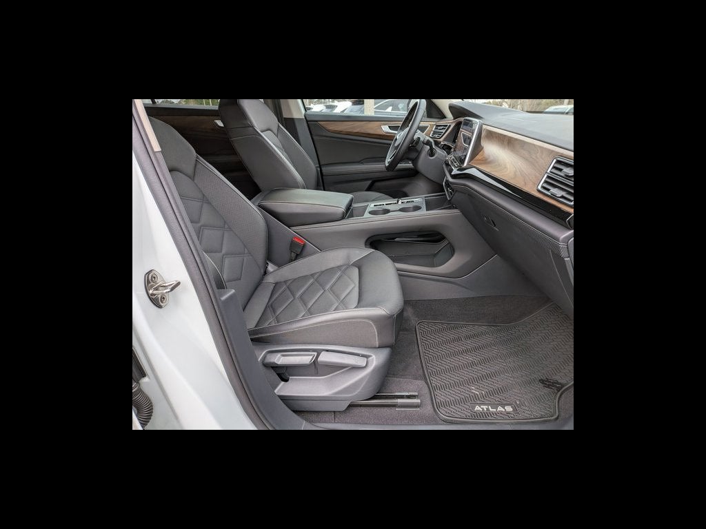 2024 Volkswagen Atlas 2.0T SE