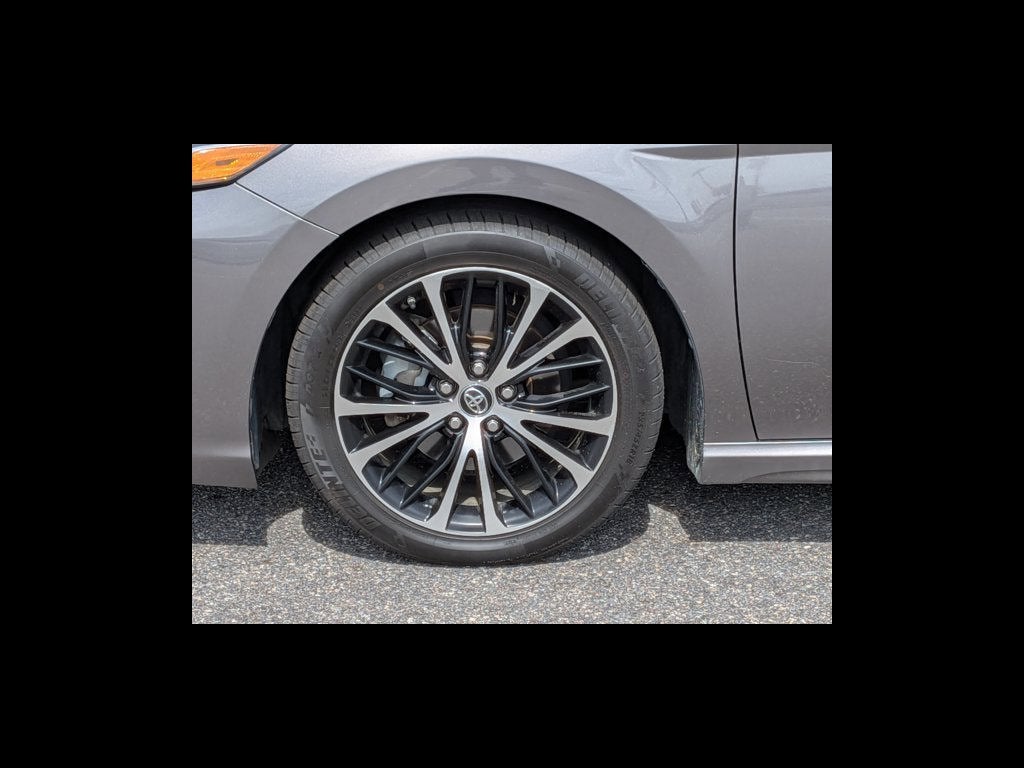 2018 Toyota Camry Hybrid LE