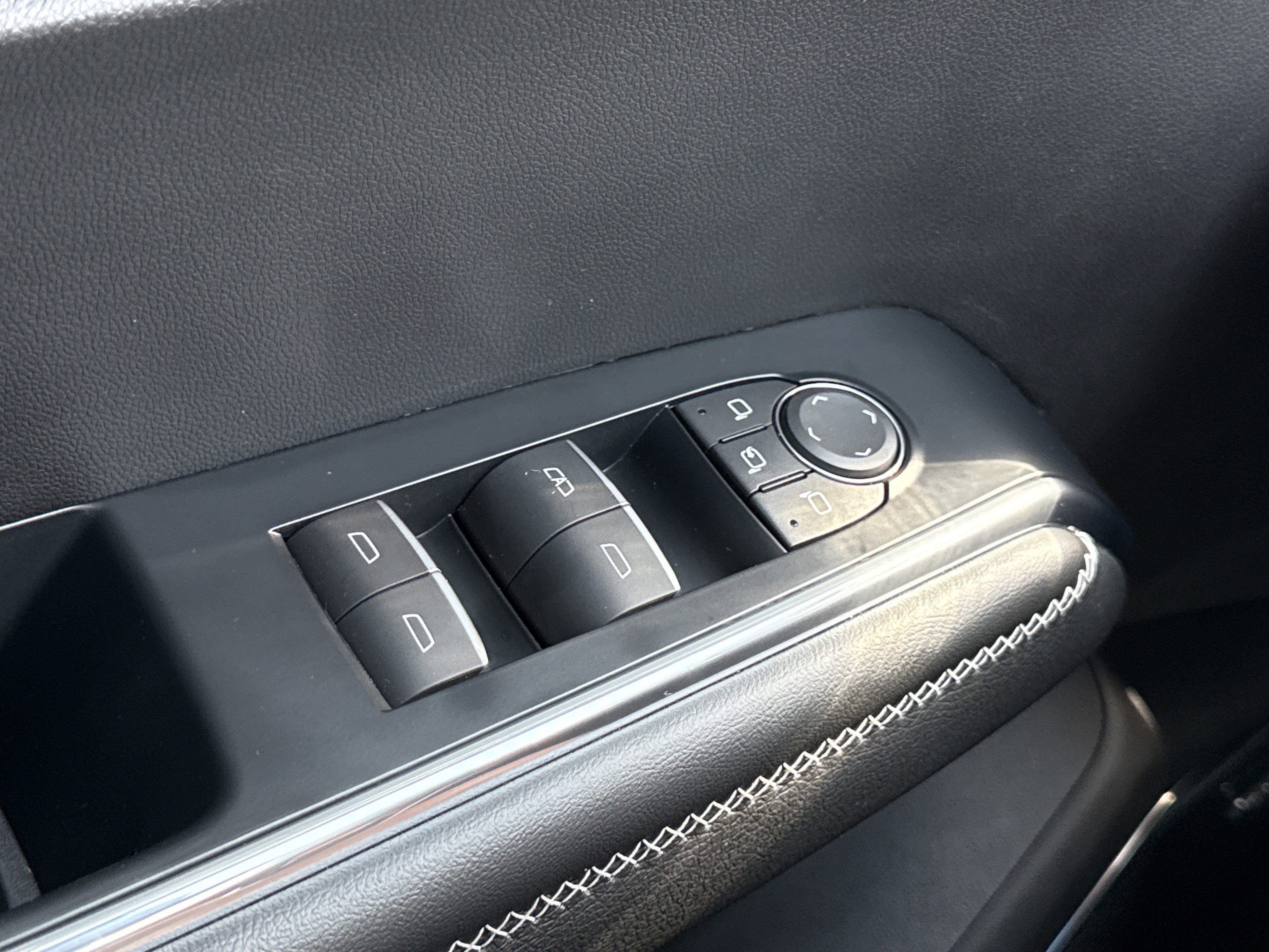 2025 GMC Acadia FWD Denali