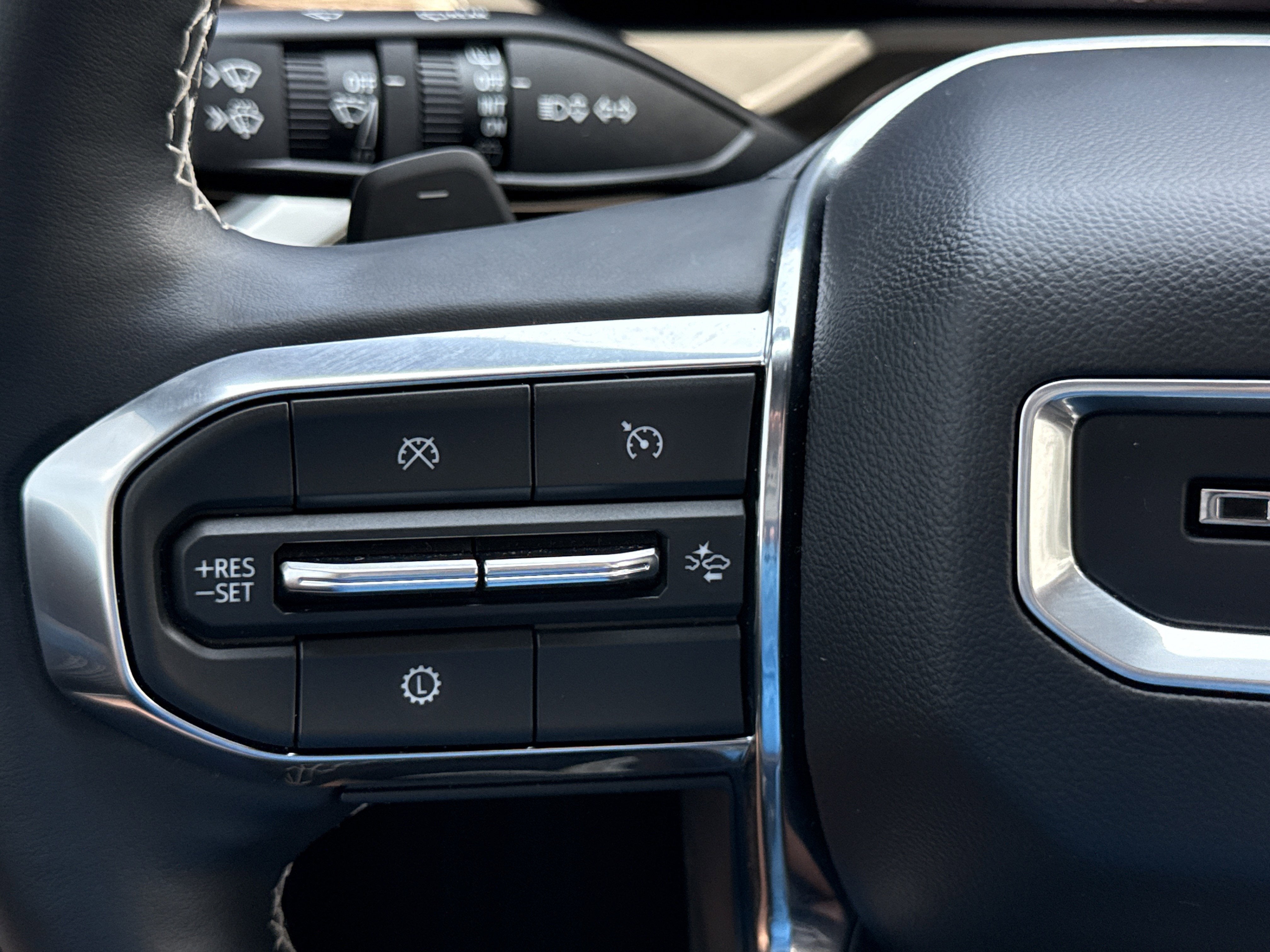 2025 GMC Acadia FWD Denali