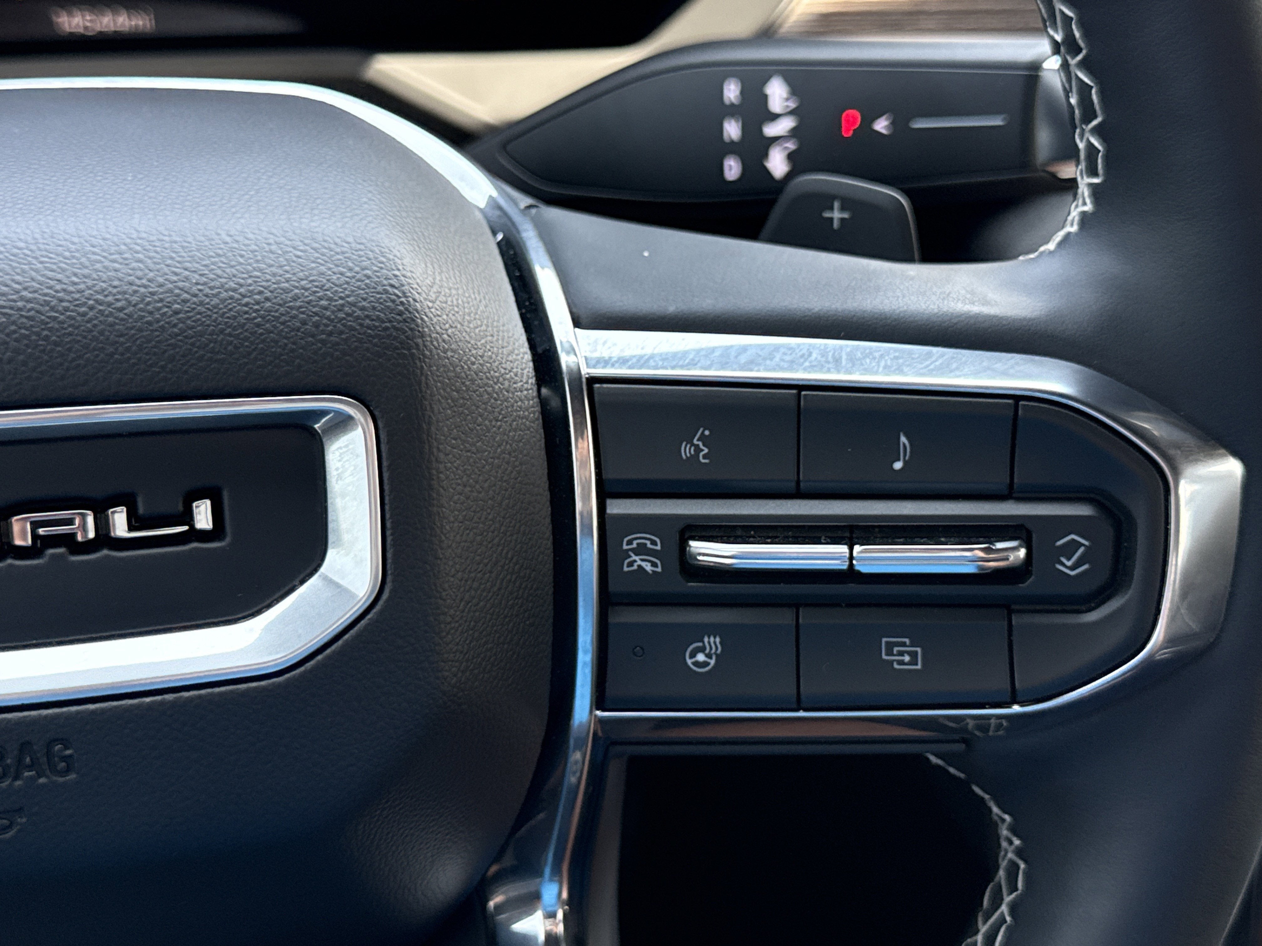 2025 GMC Acadia FWD Denali