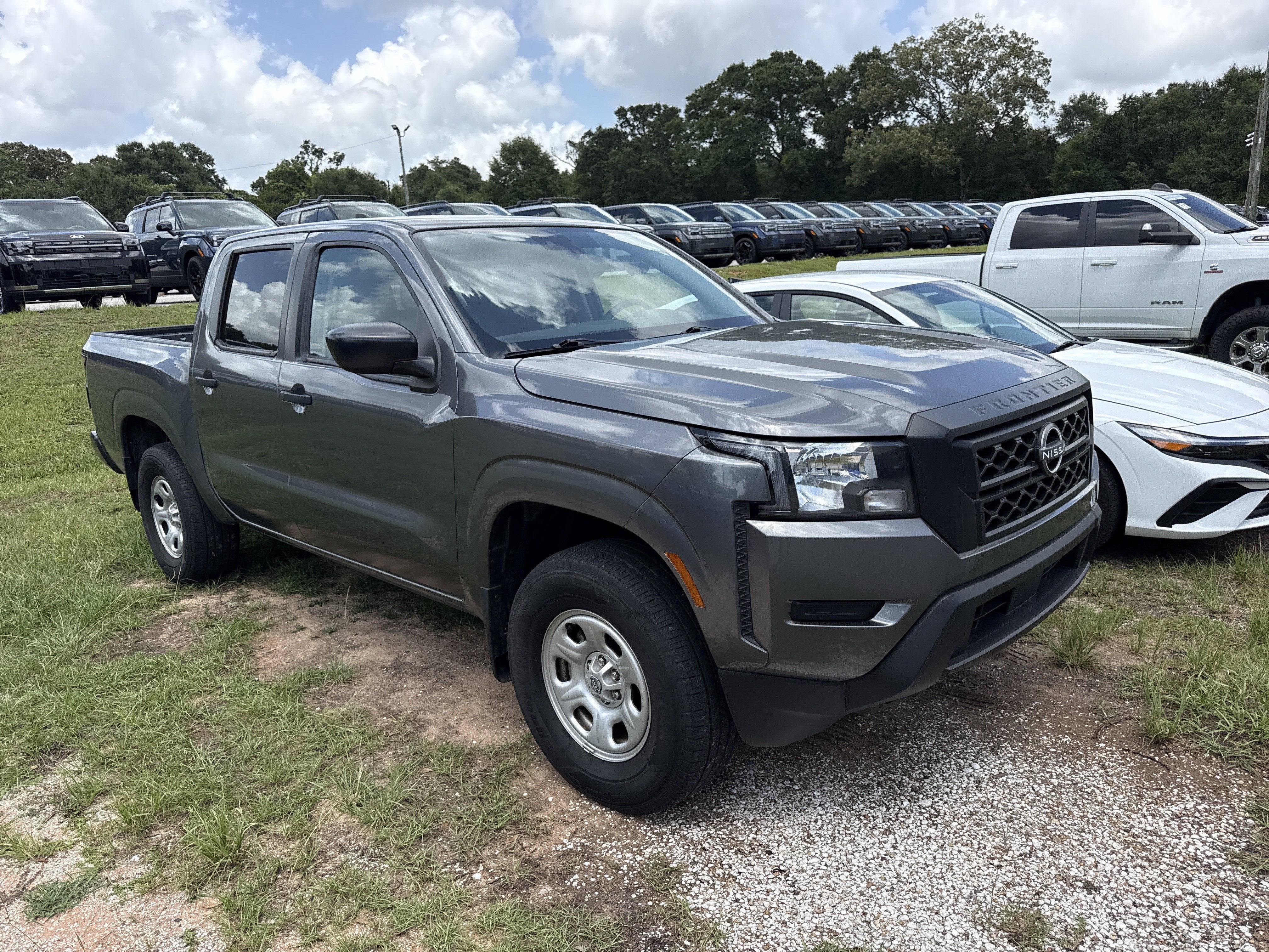 2023 Nissan Frontier S