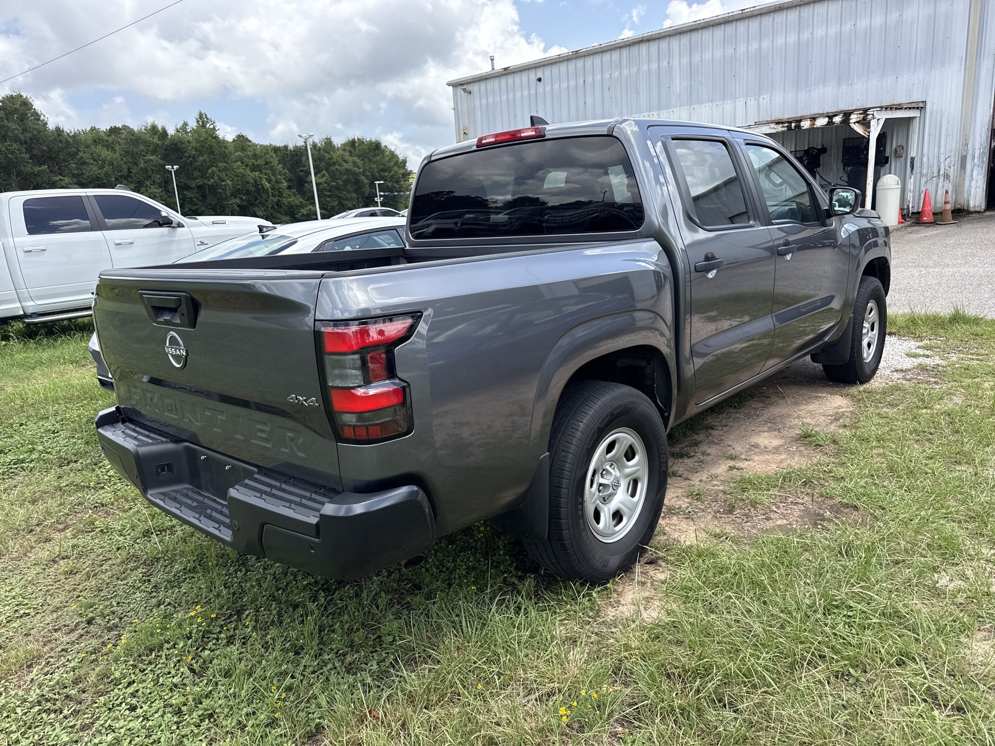 2023 Nissan Frontier S