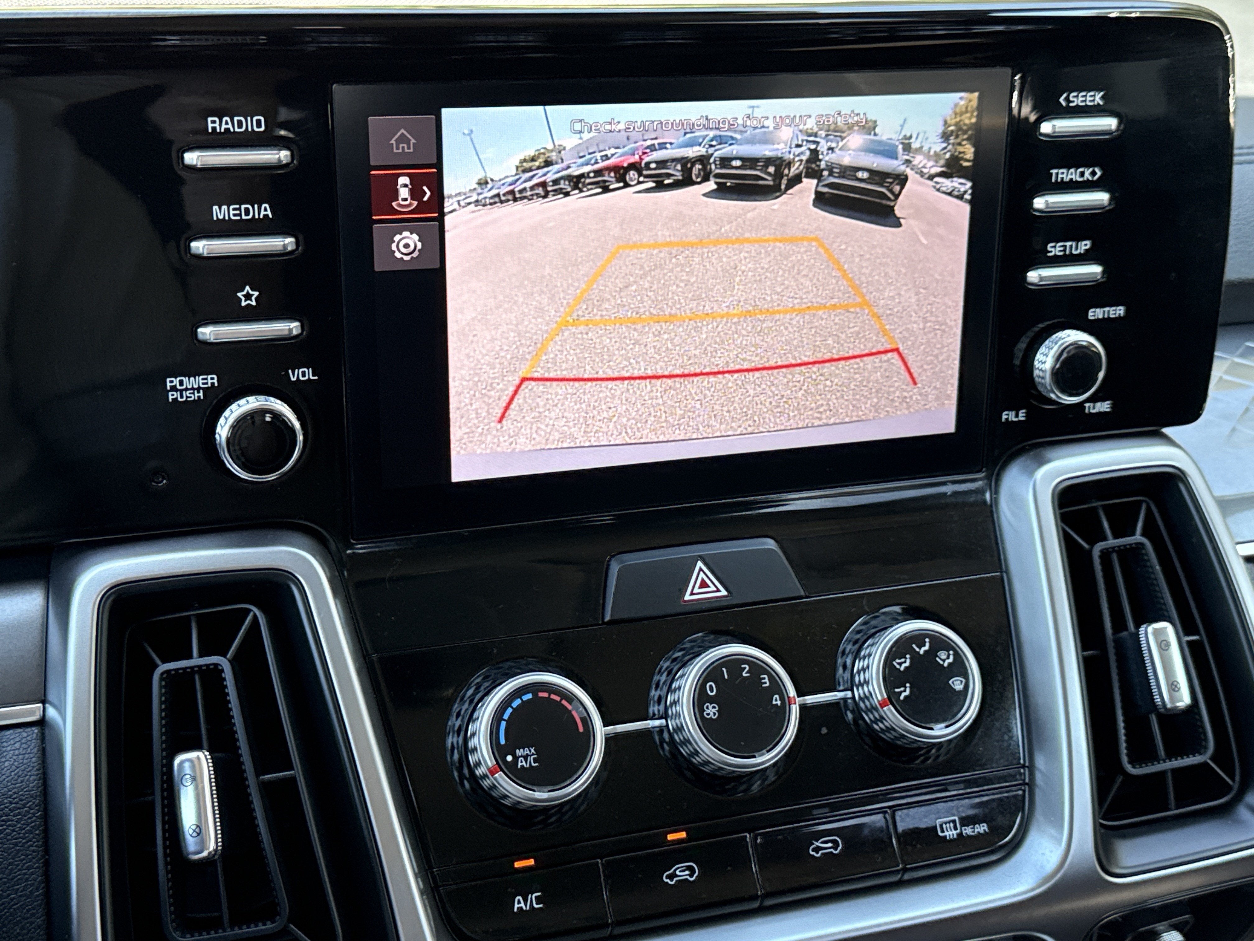 2023 Kia Sorento LX
