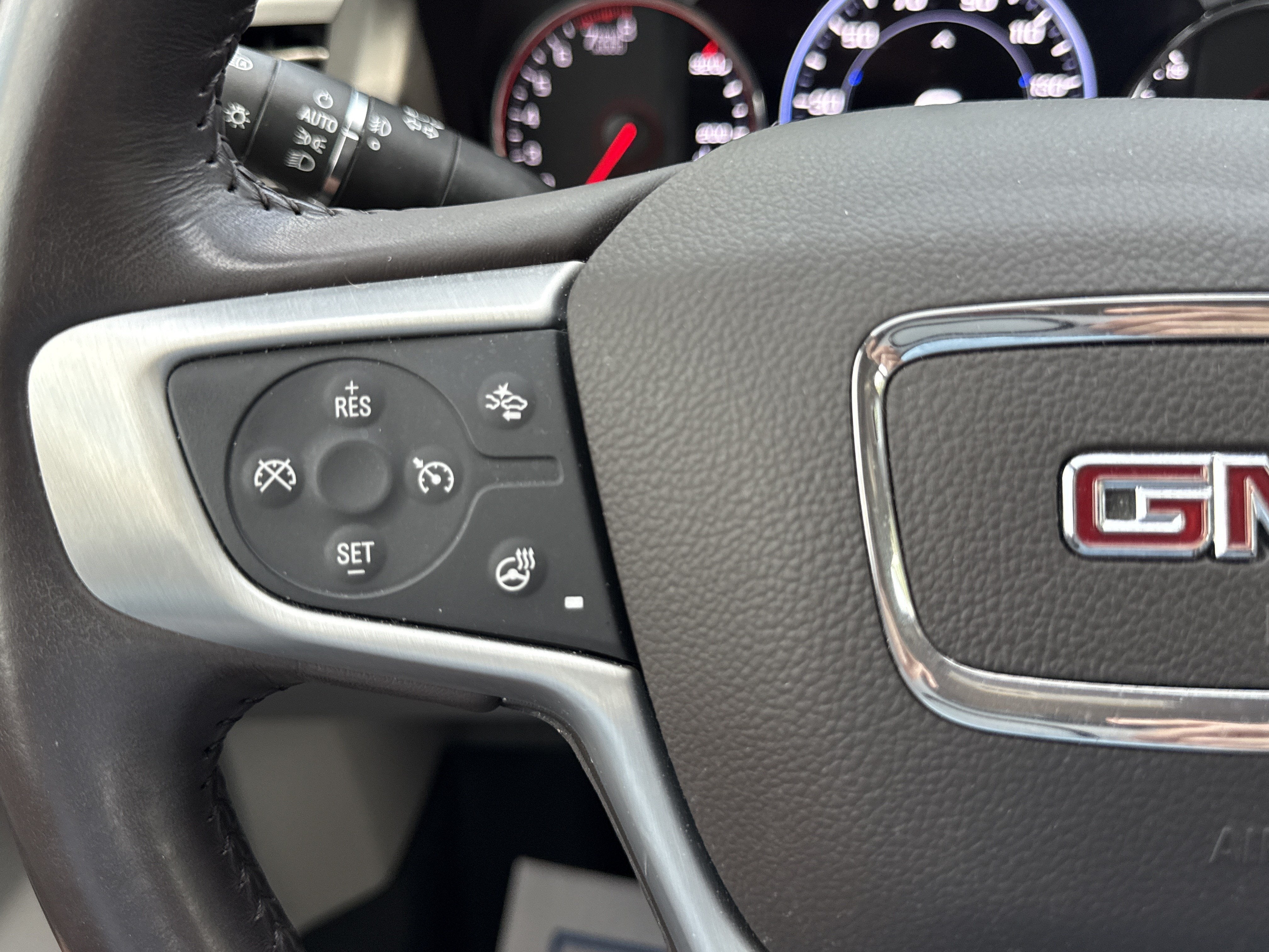 2022 GMC Acadia SLT