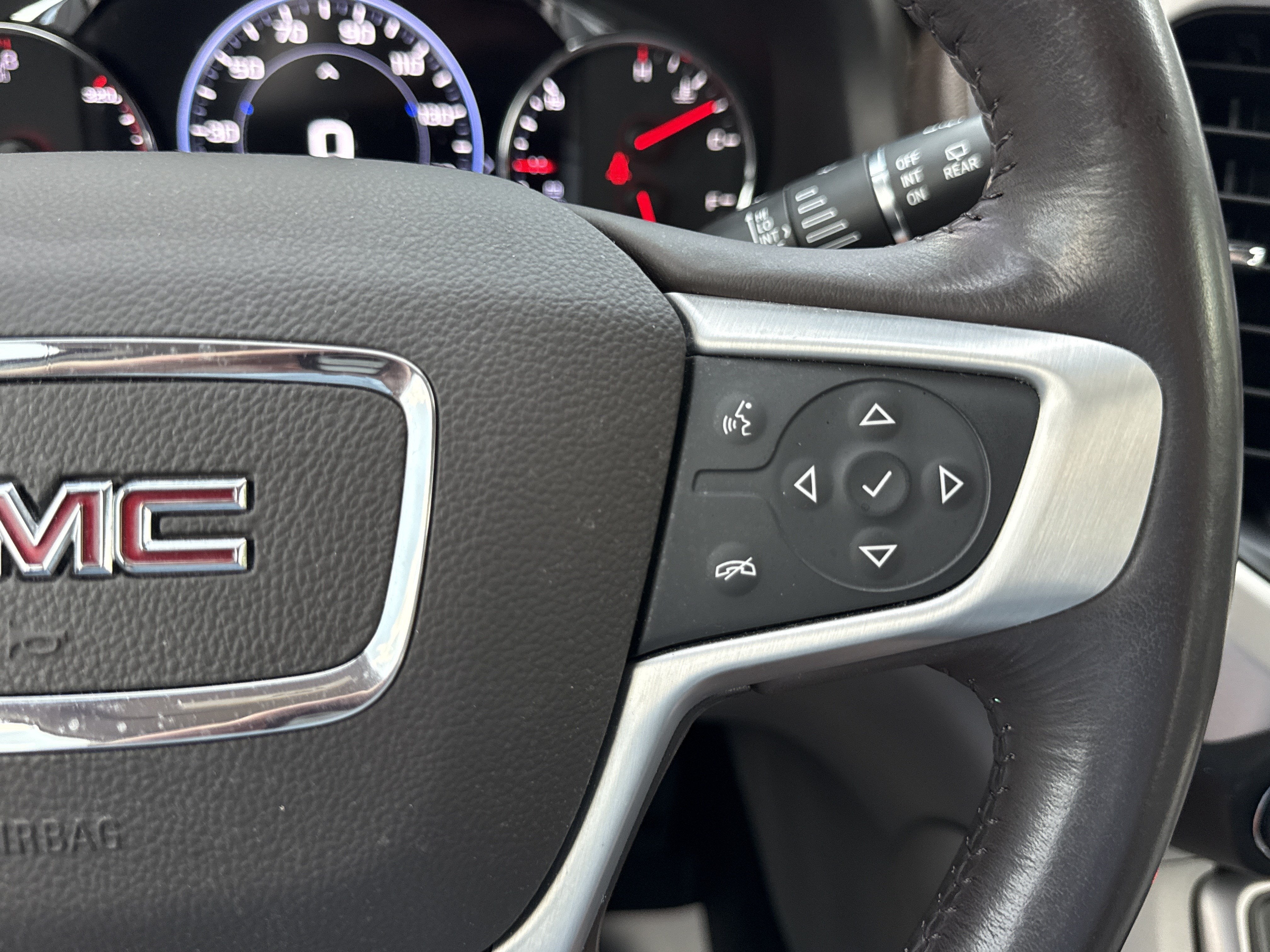 2022 GMC Acadia SLT