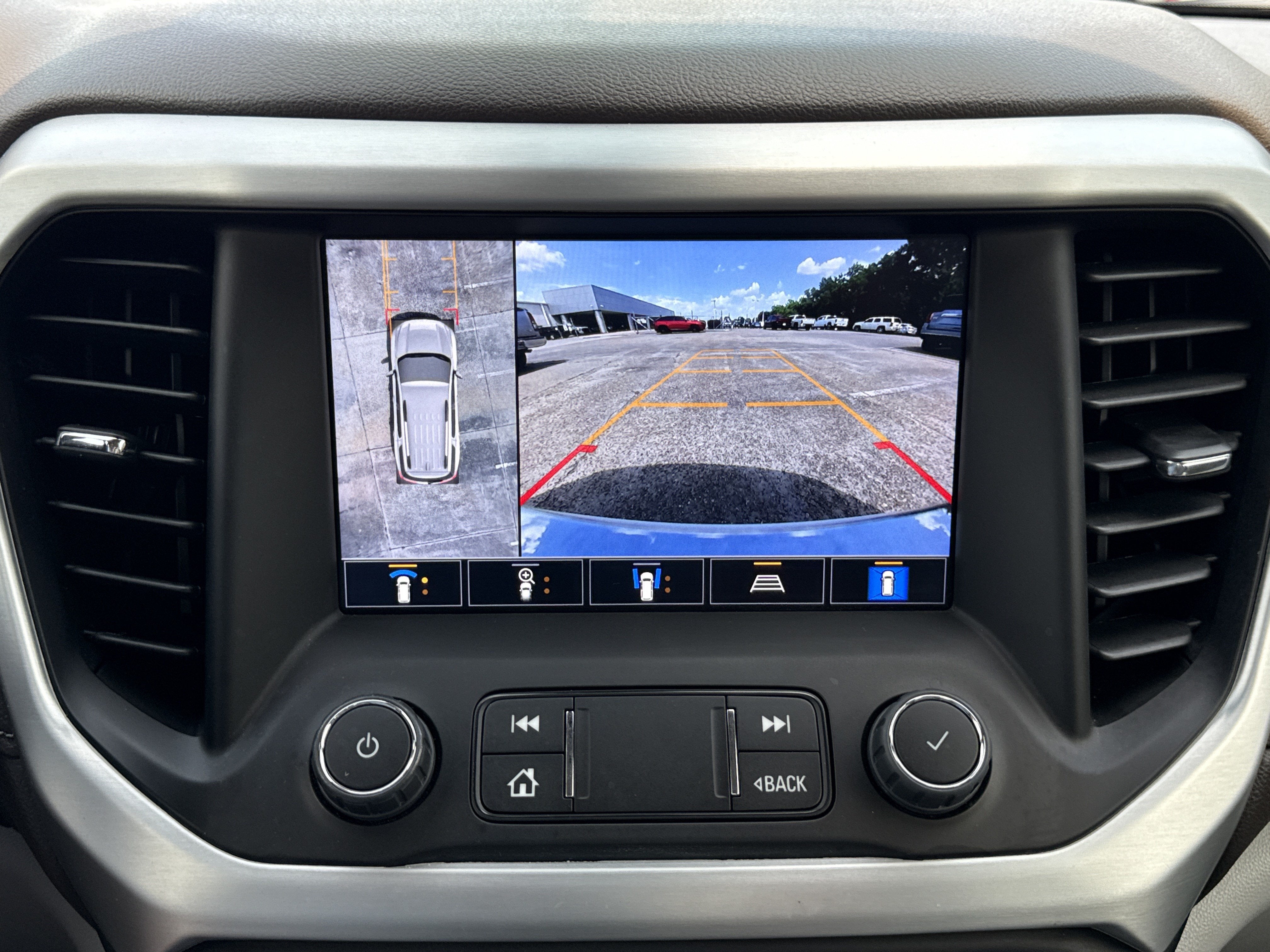 2022 GMC Acadia SLT