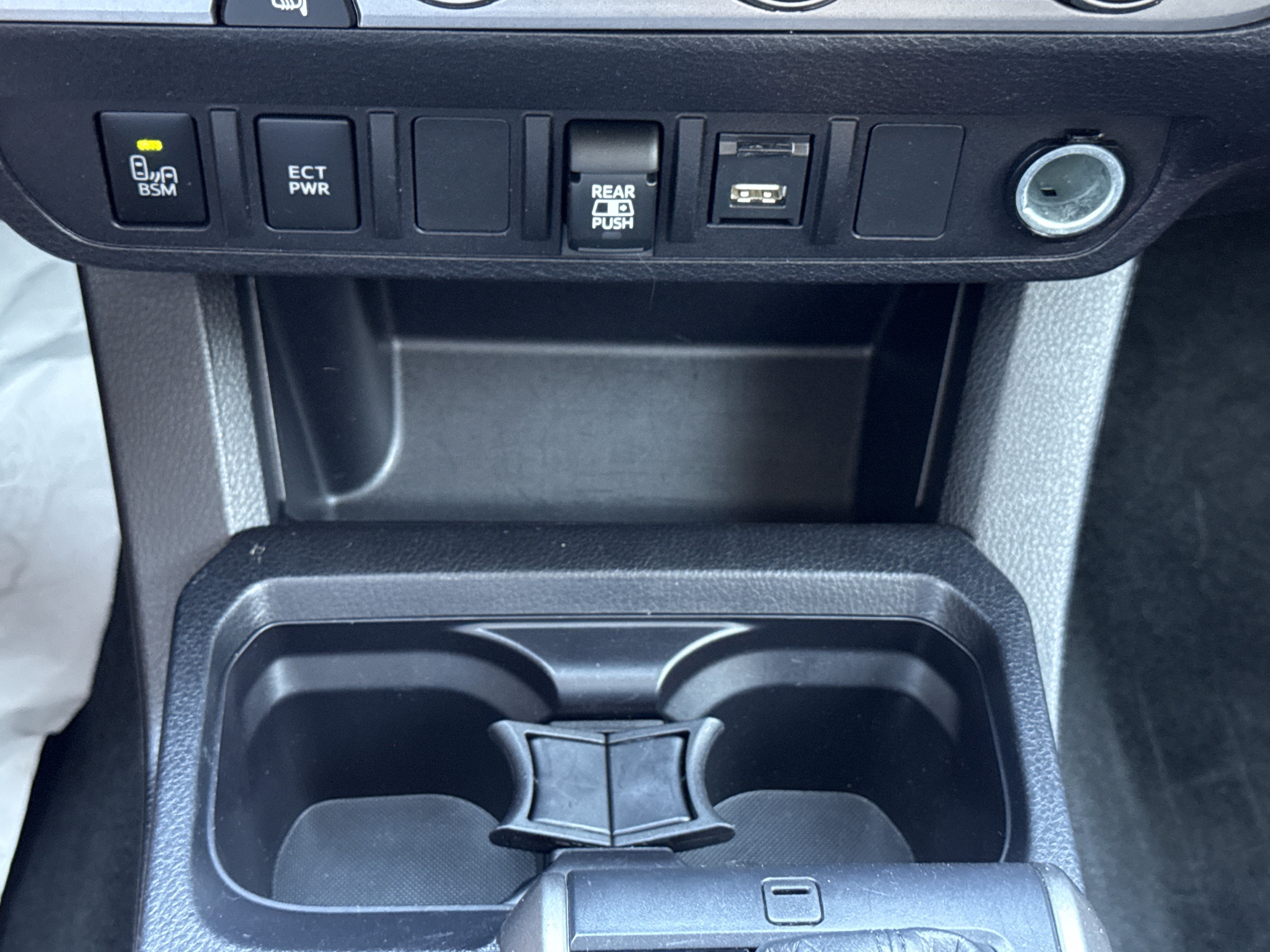 2022 Toyota Tacoma 2WD SR5