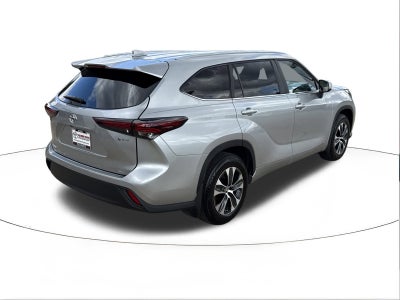 2025 Toyota Highlander XLE