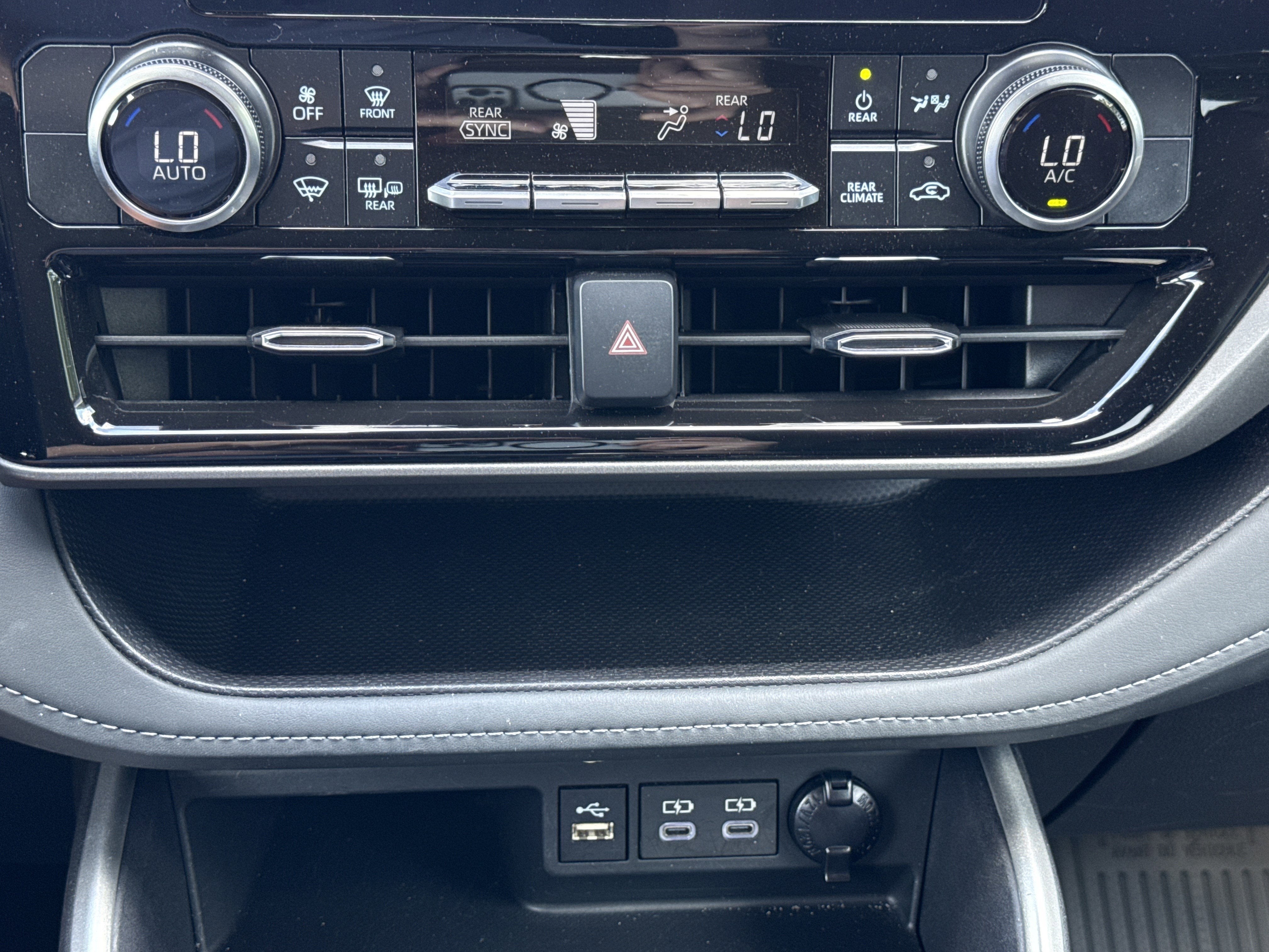 2025 Toyota Highlander LE