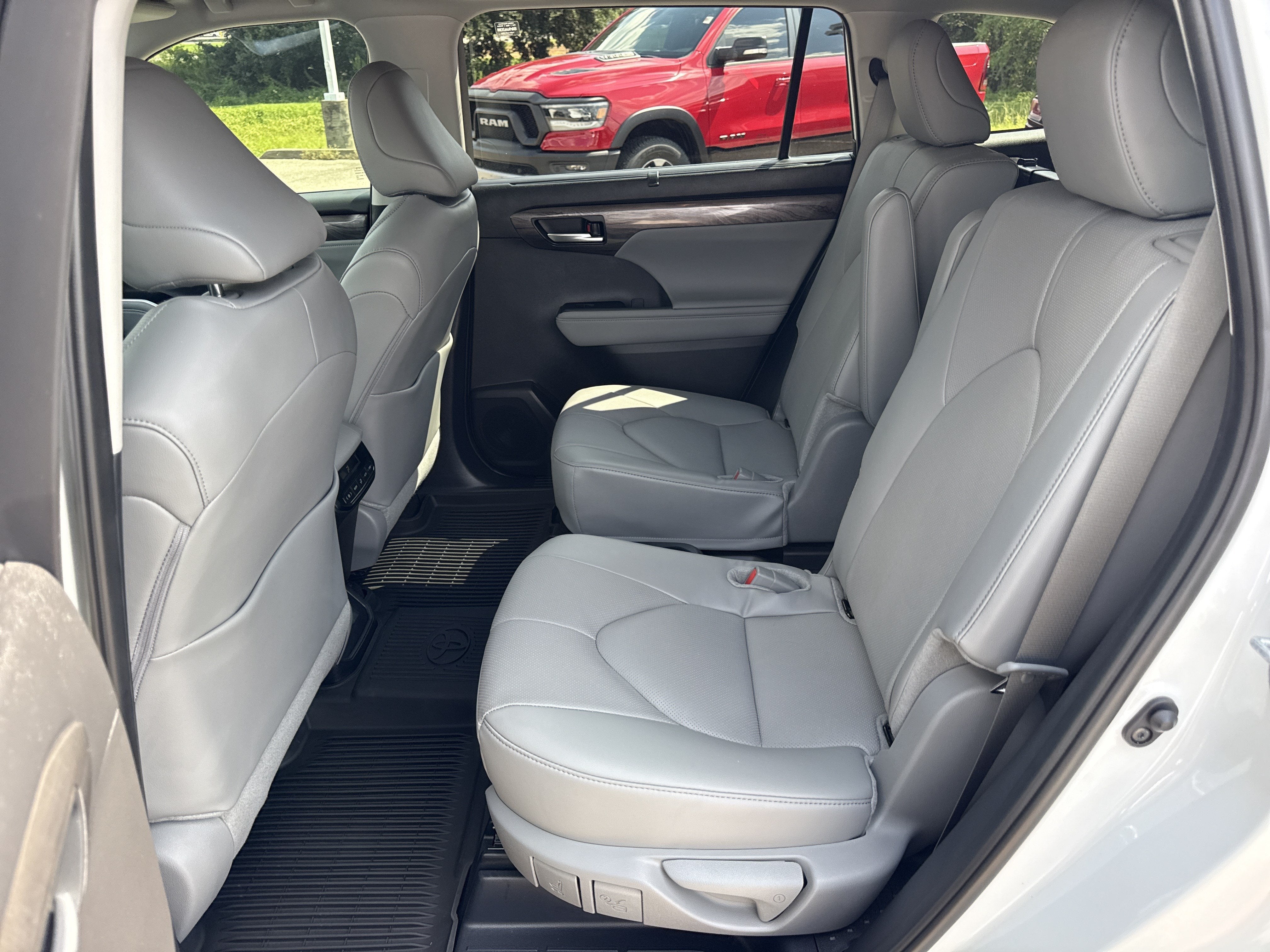2025 Toyota Highlander Limited