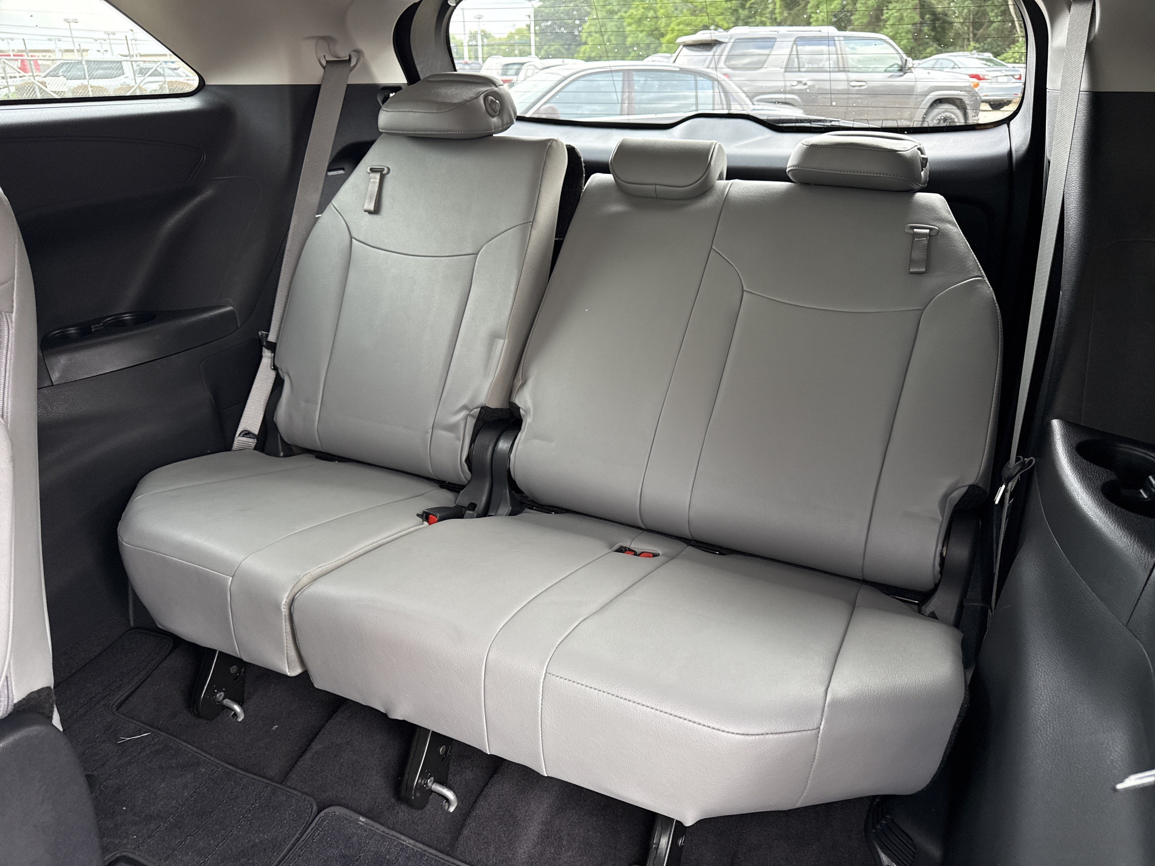 2025 Toyota Sienna Base