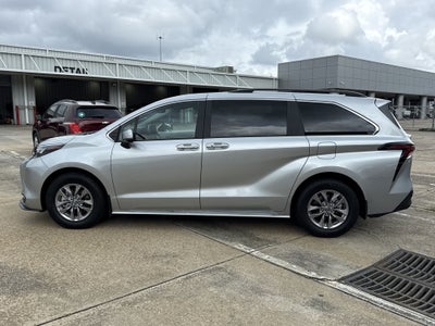 2025 Toyota Sienna Base