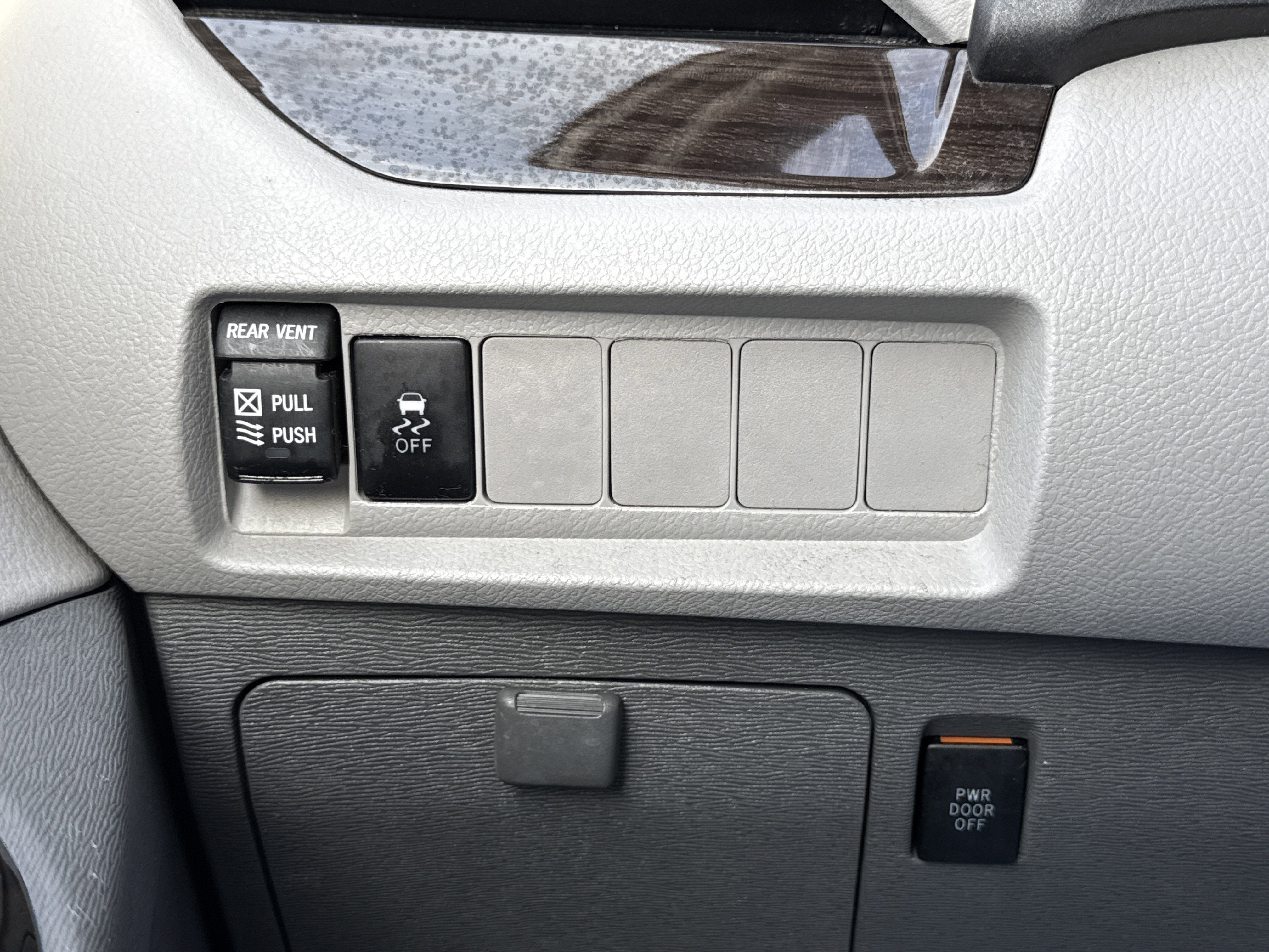 2020 Toyota Sienna XLE Premium