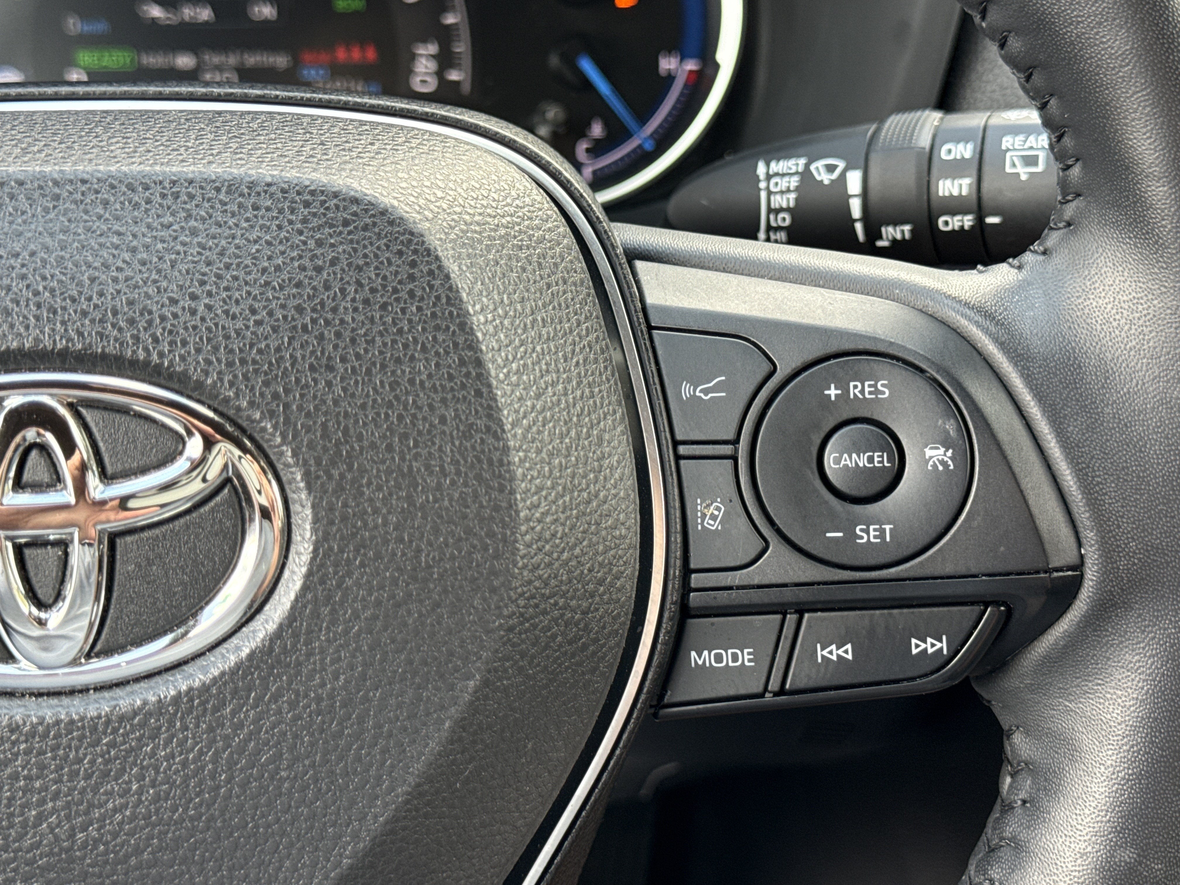 2024 Toyota RAV4 Hybrid SE