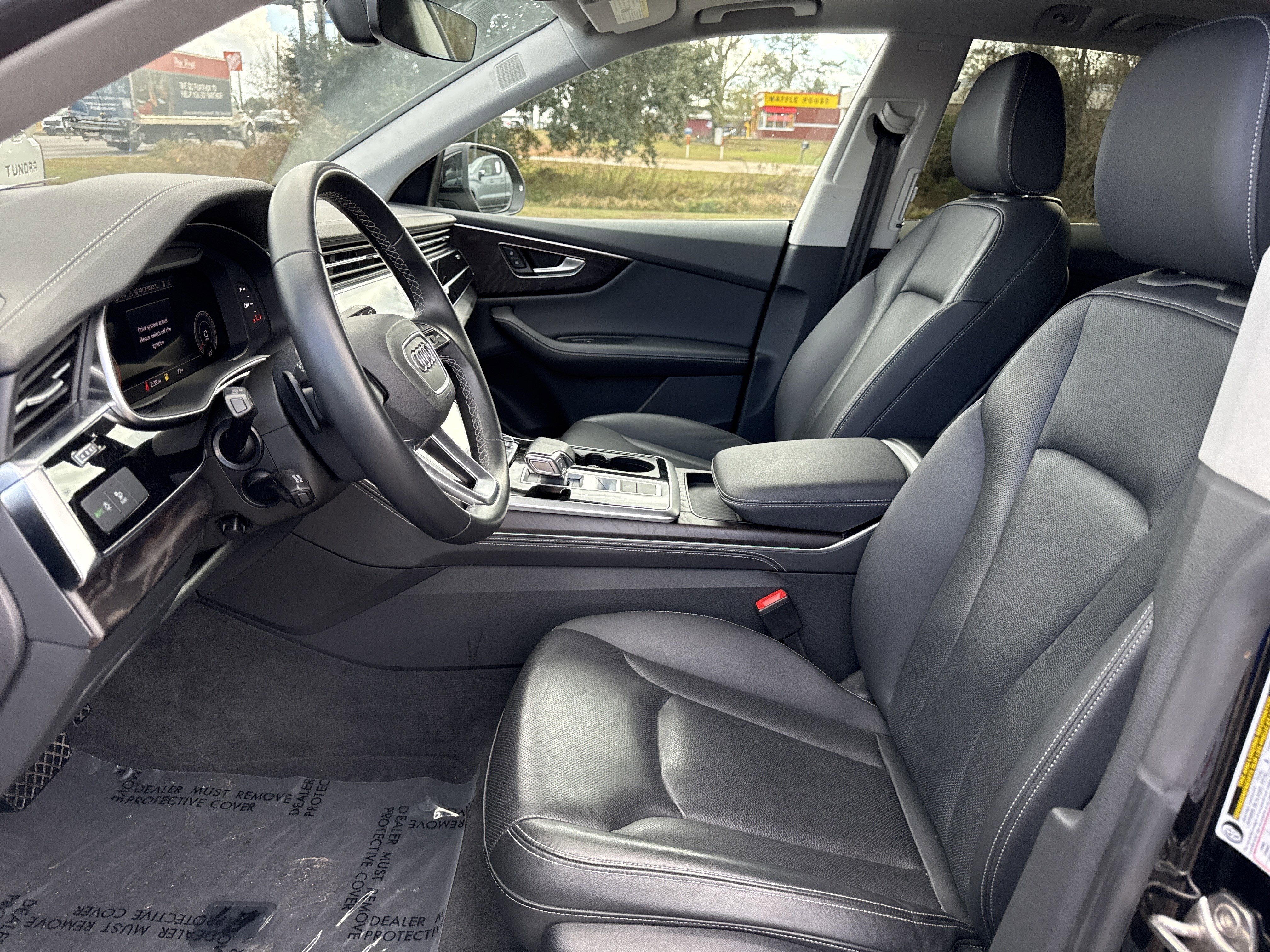 2023 Audi Q8 Premium Plus