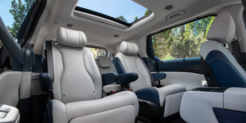 2025 Kia Carnival rear interior